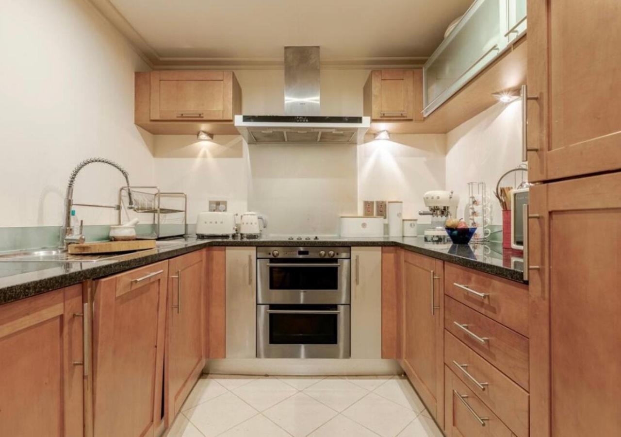 Waterfront Apartment London