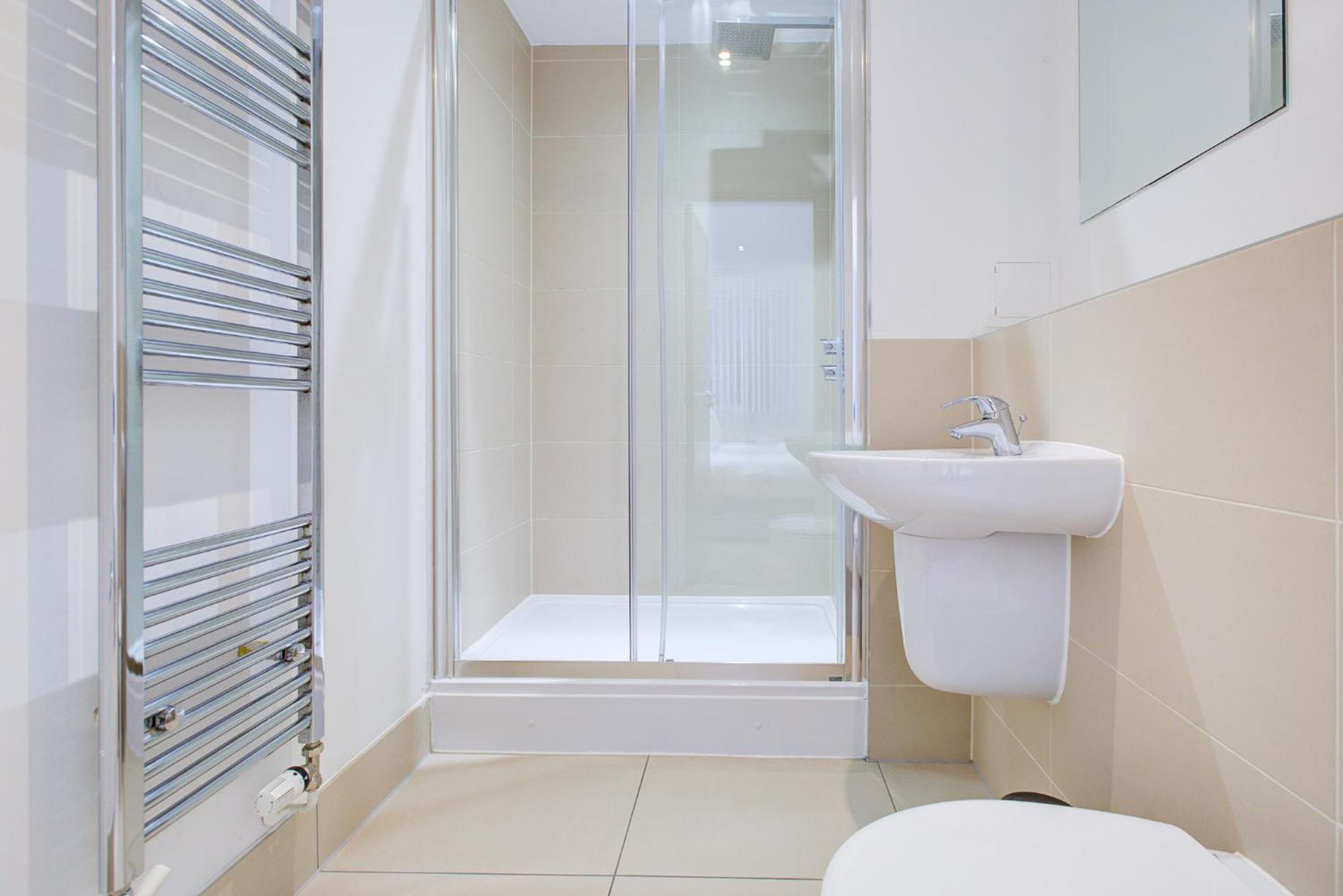 Hybrid Resi Greenwich Near O2 Arena London