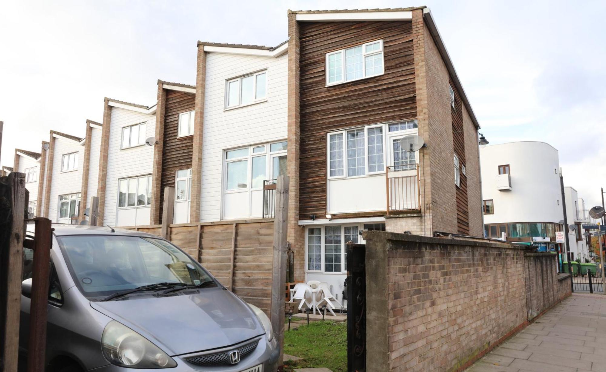 The Entire 4 Bedroom House Near Victoria Park And In Bow E3 Londen