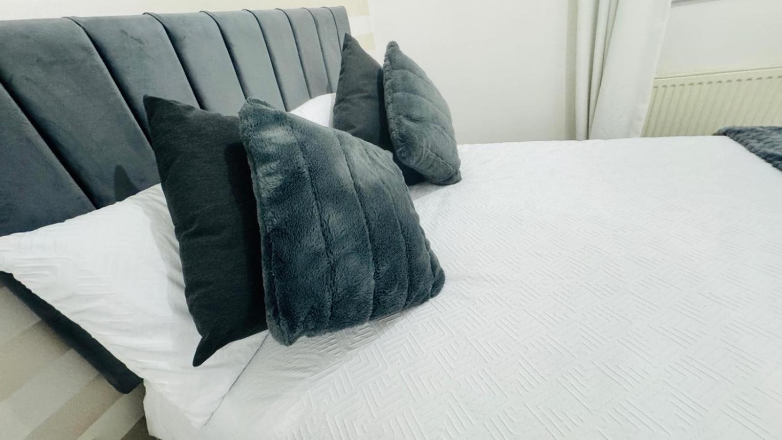 Entire Next To Canary Wharf In Leilighet London