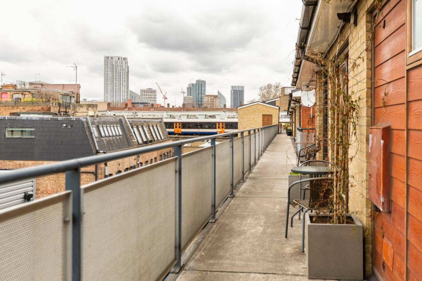 Privat overnatting Spacious Bright W/private Br, View & Terrace. *