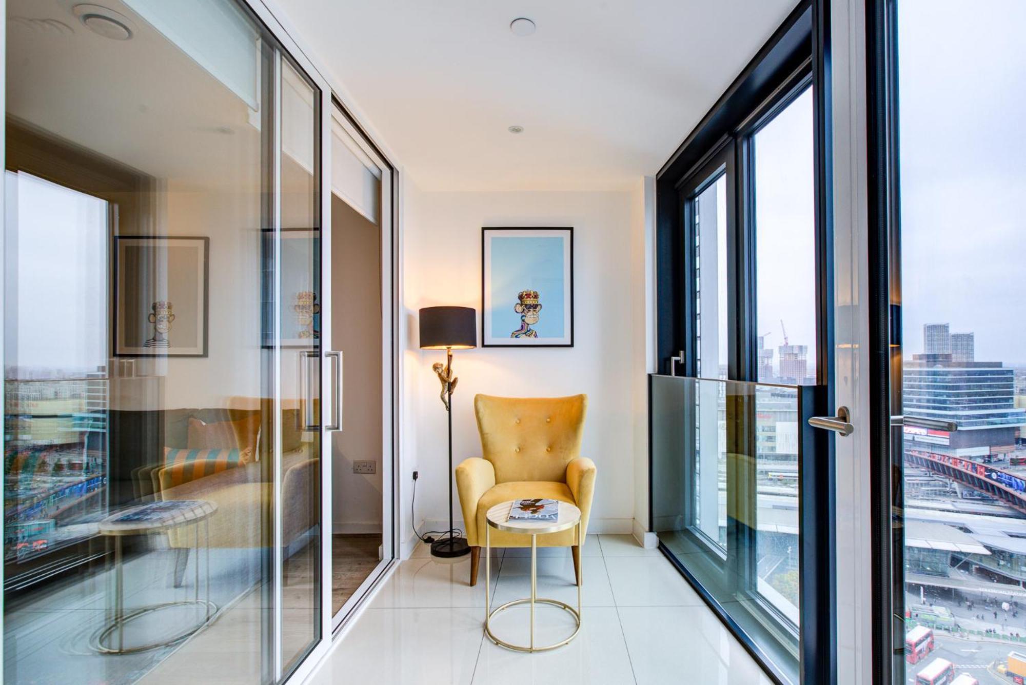 Apes Tower 3 By Artsy * London