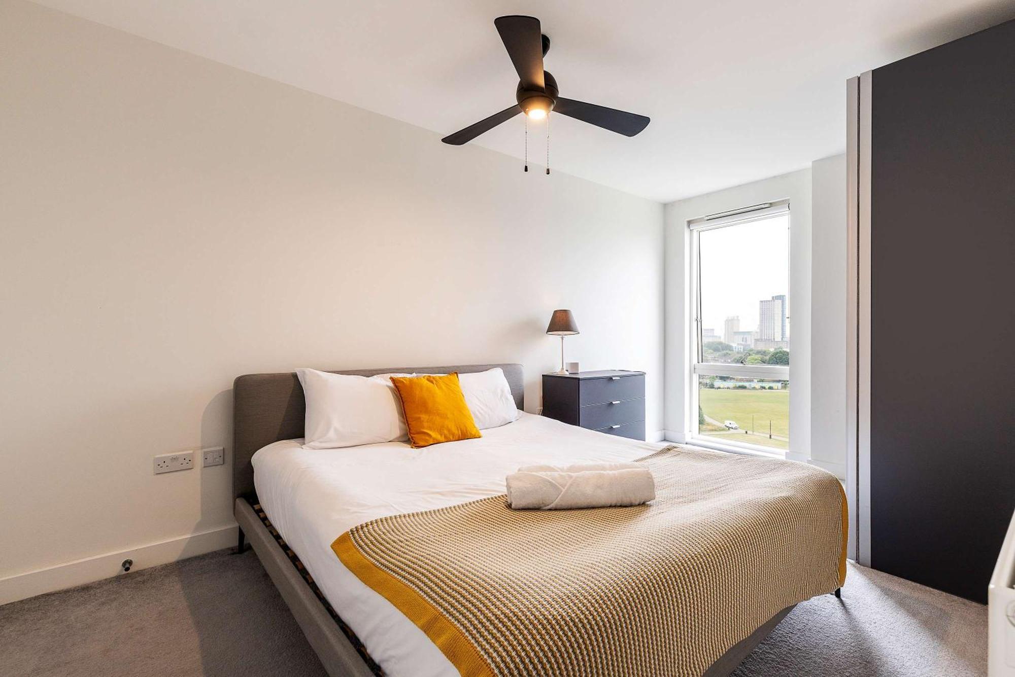 3br Poplar Views Of Canary Wharf Apartment *