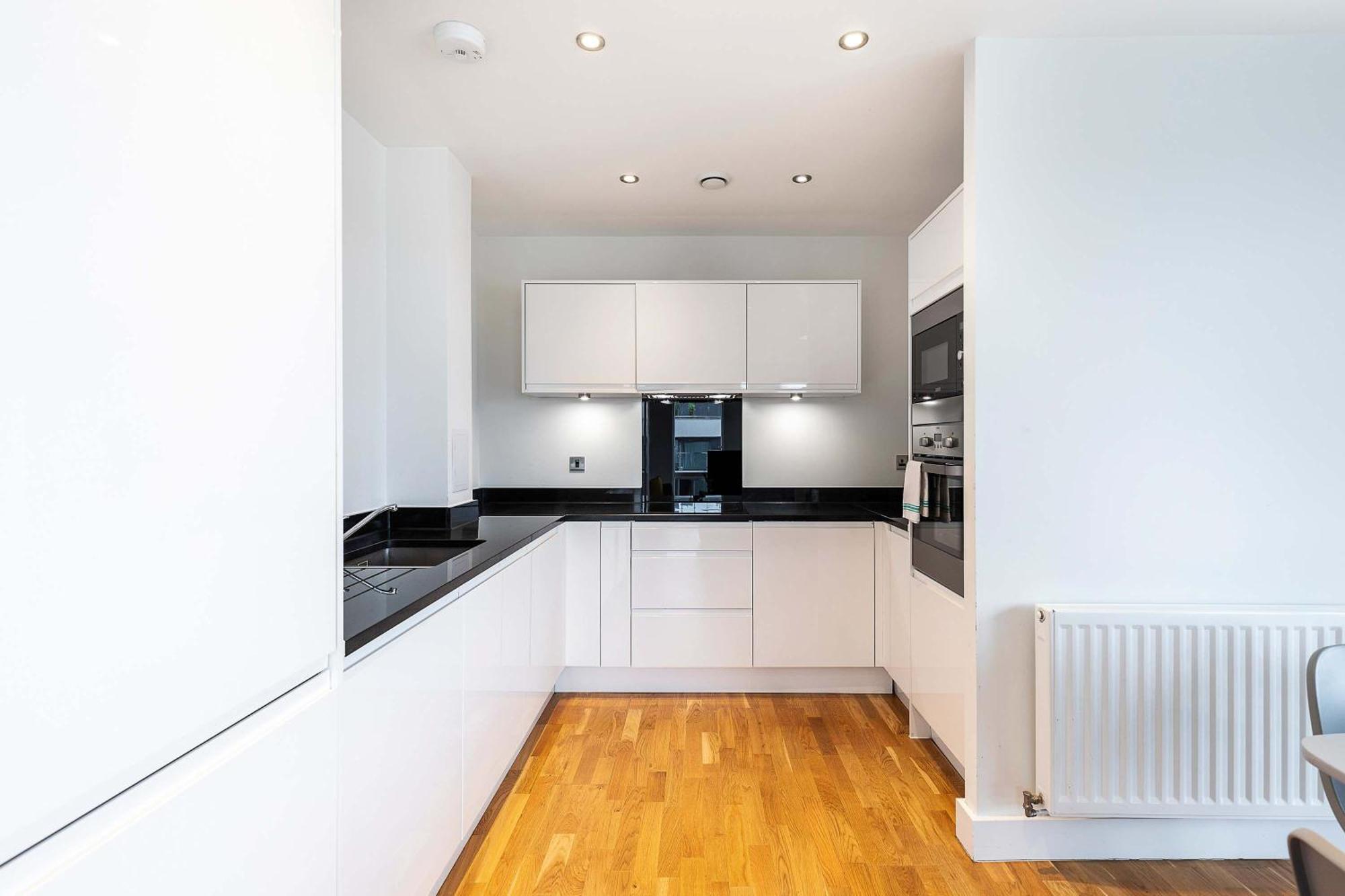 Apartment 3br Poplar Views Of Canary Wharf *