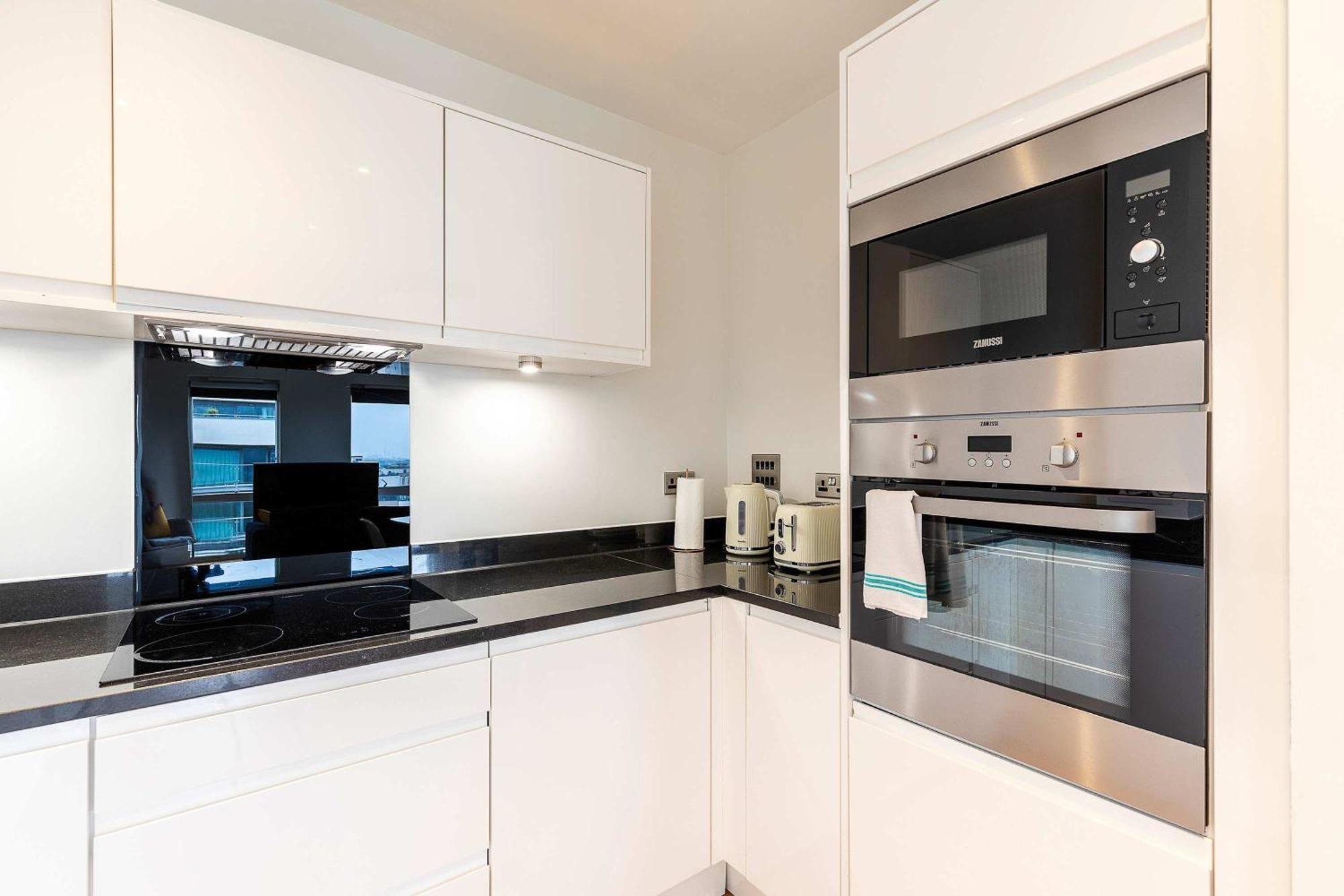 3br Poplar Views Of Canary Wharf Apartment London
