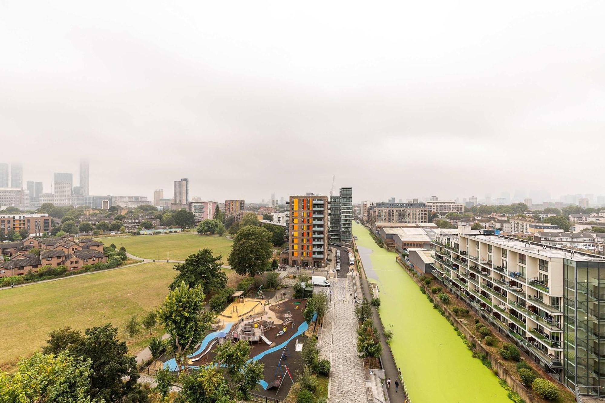 Apartment 3br Poplar Views Of Canary Wharf London