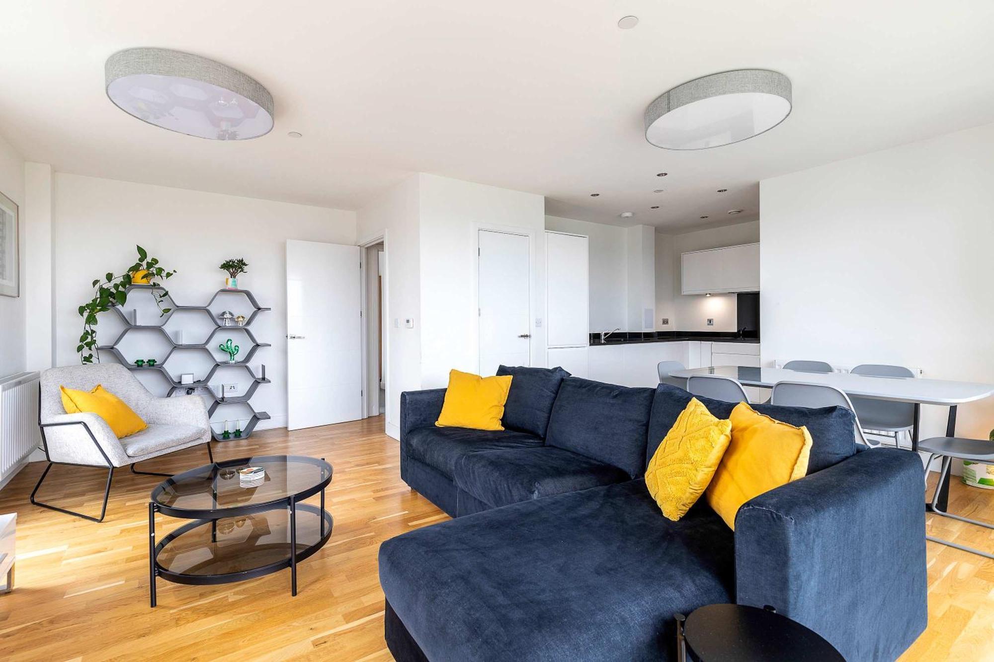 3br Poplar Views Of Canary Wharf Apartment *