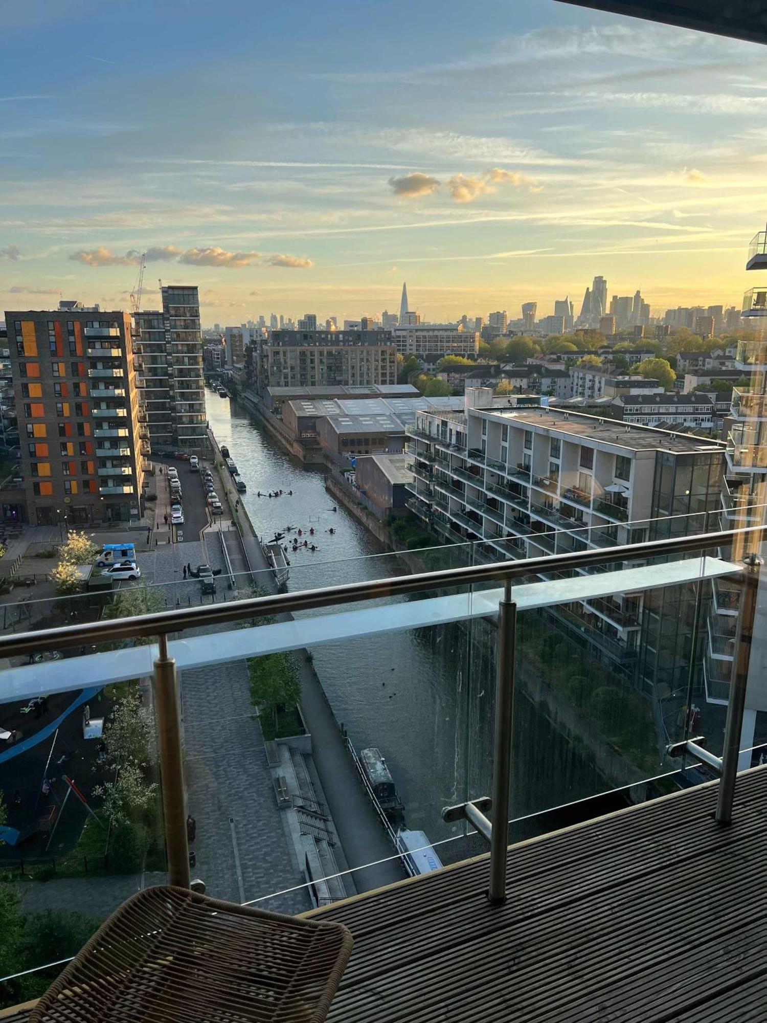 3br Poplar Views Of Canary Wharf Apartment London