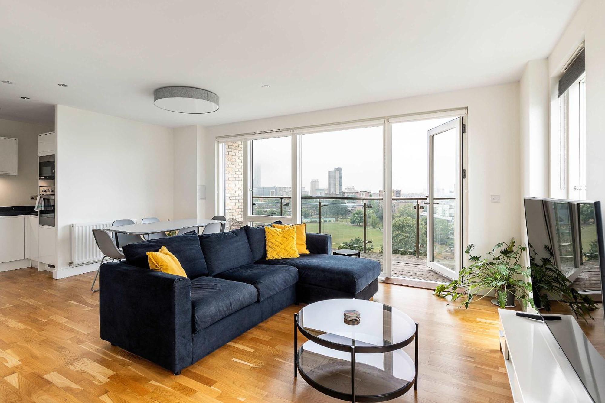 3br Poplar Views Of Canary Wharf Apartment *