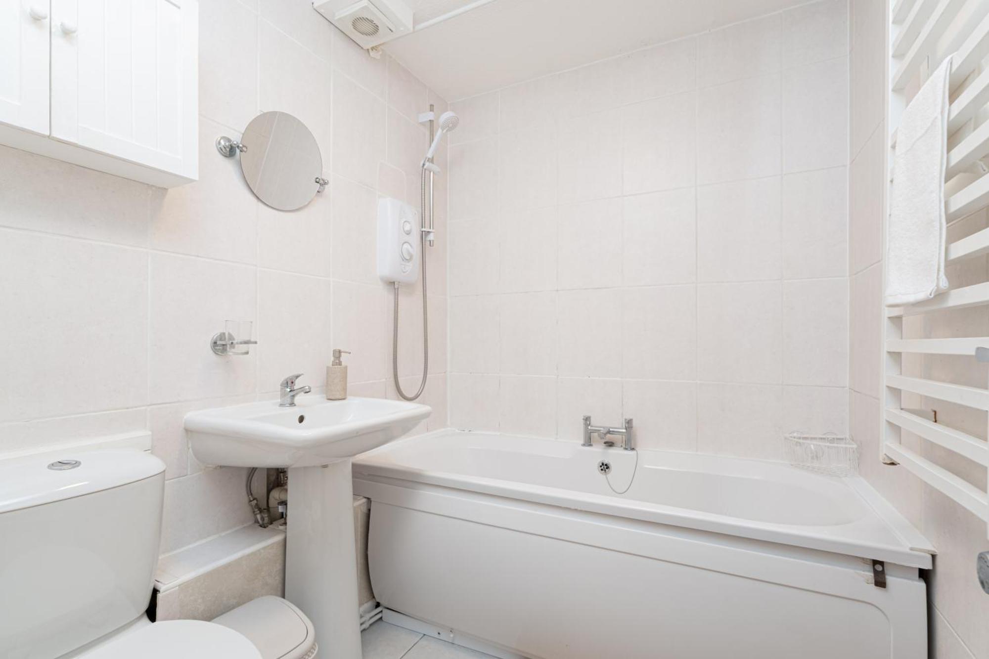 Apartment Canadawater-2bedroom-1bathroom-free Parking *