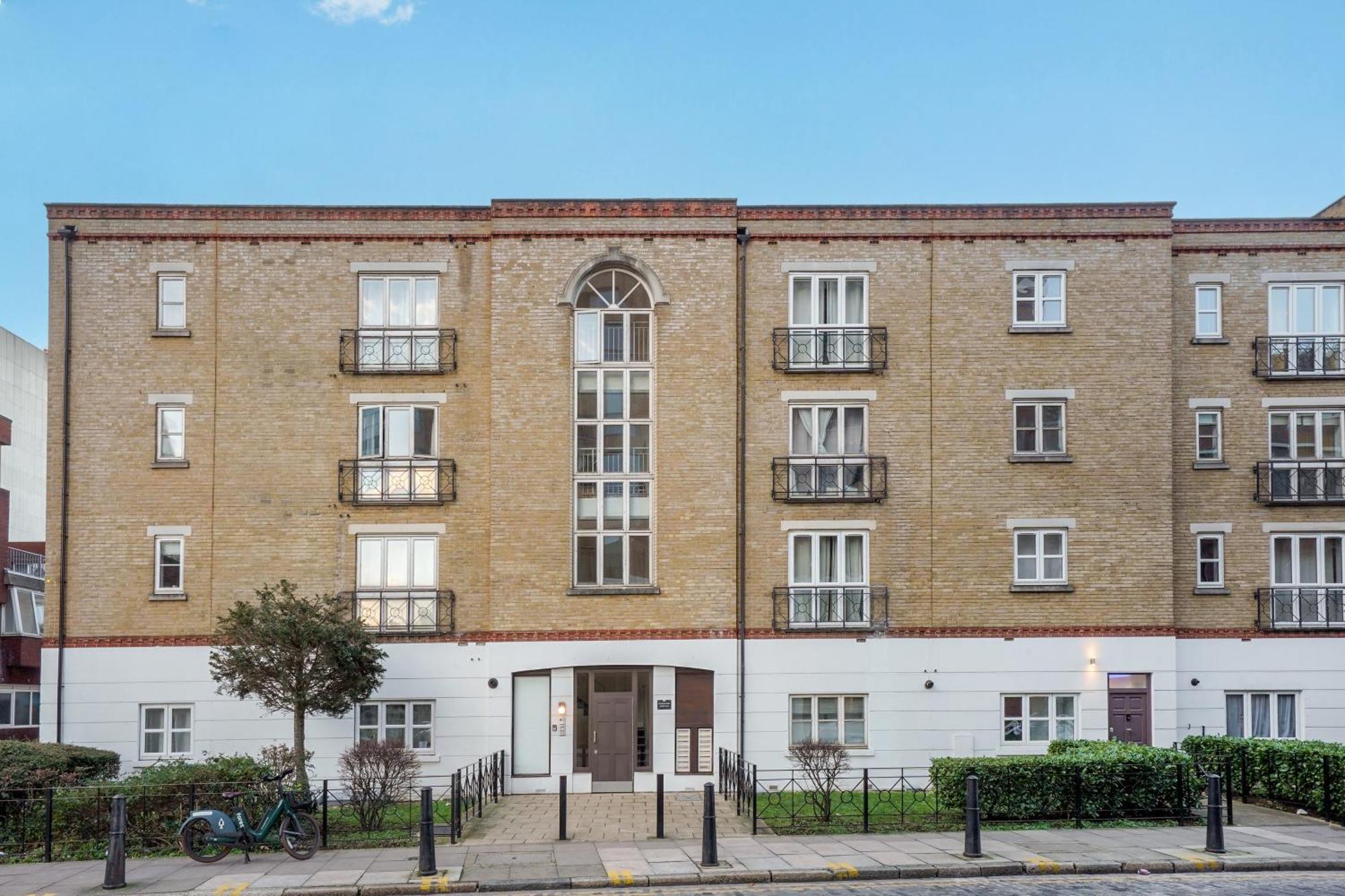 1 Bed Of Whitechapel Apartment London