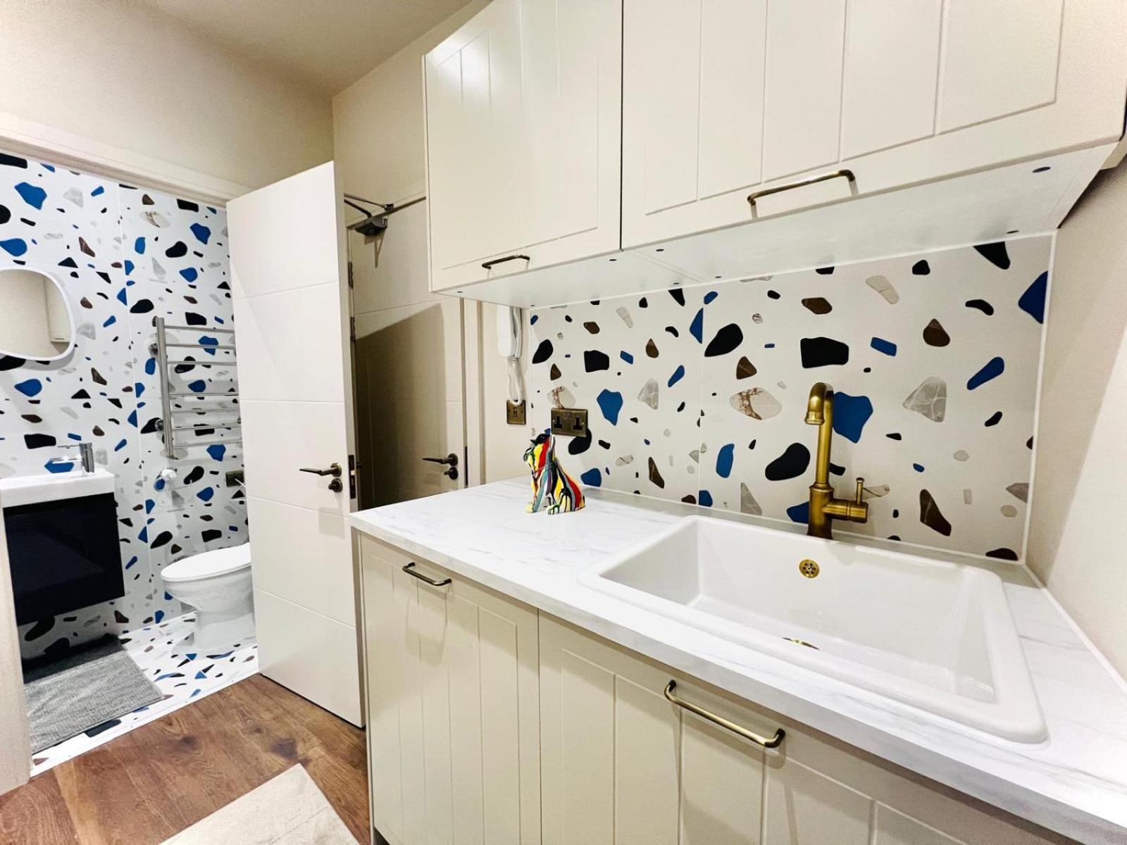 Holly A Mini Great Location For Tourist!!! * London