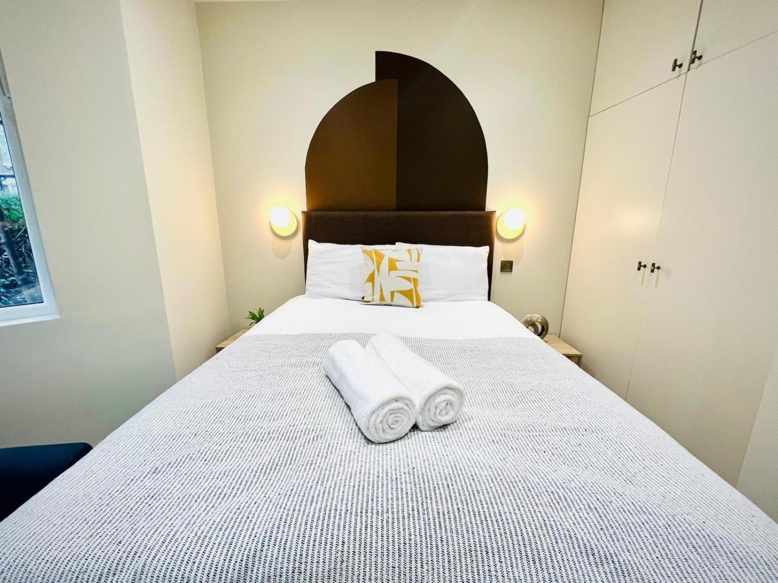 Holly A Mini Great Location For Tourist!!! * London