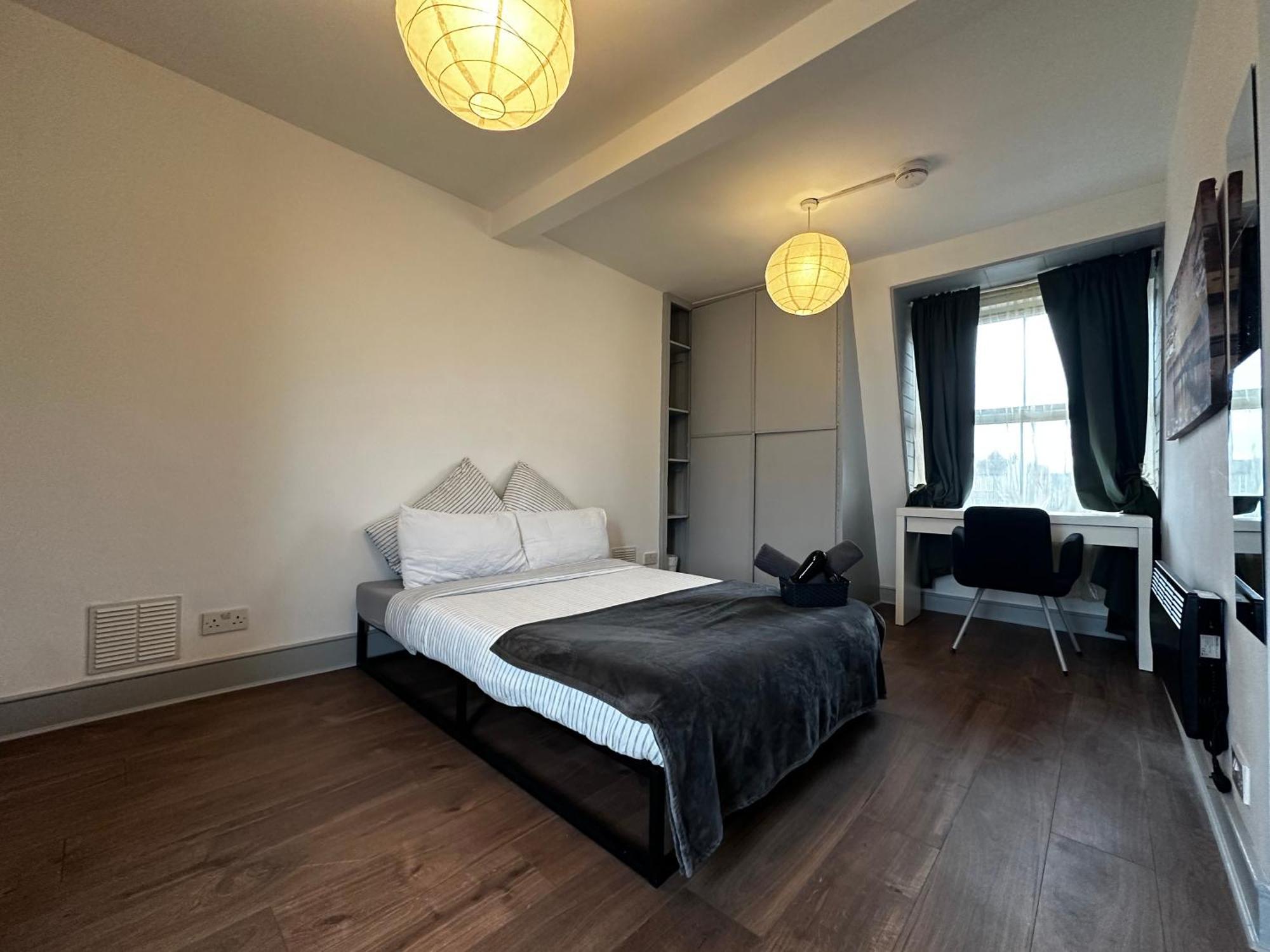 Mileend 4 Large Master Bedroom Habitación en casa particular Londres