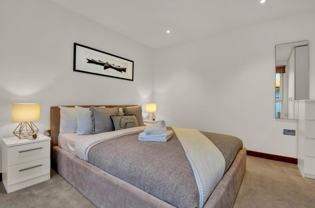 Apartment Stylish 1-bedroom Near Canary Wharf, O2 Arena & Excel - Excellent Transport Links London