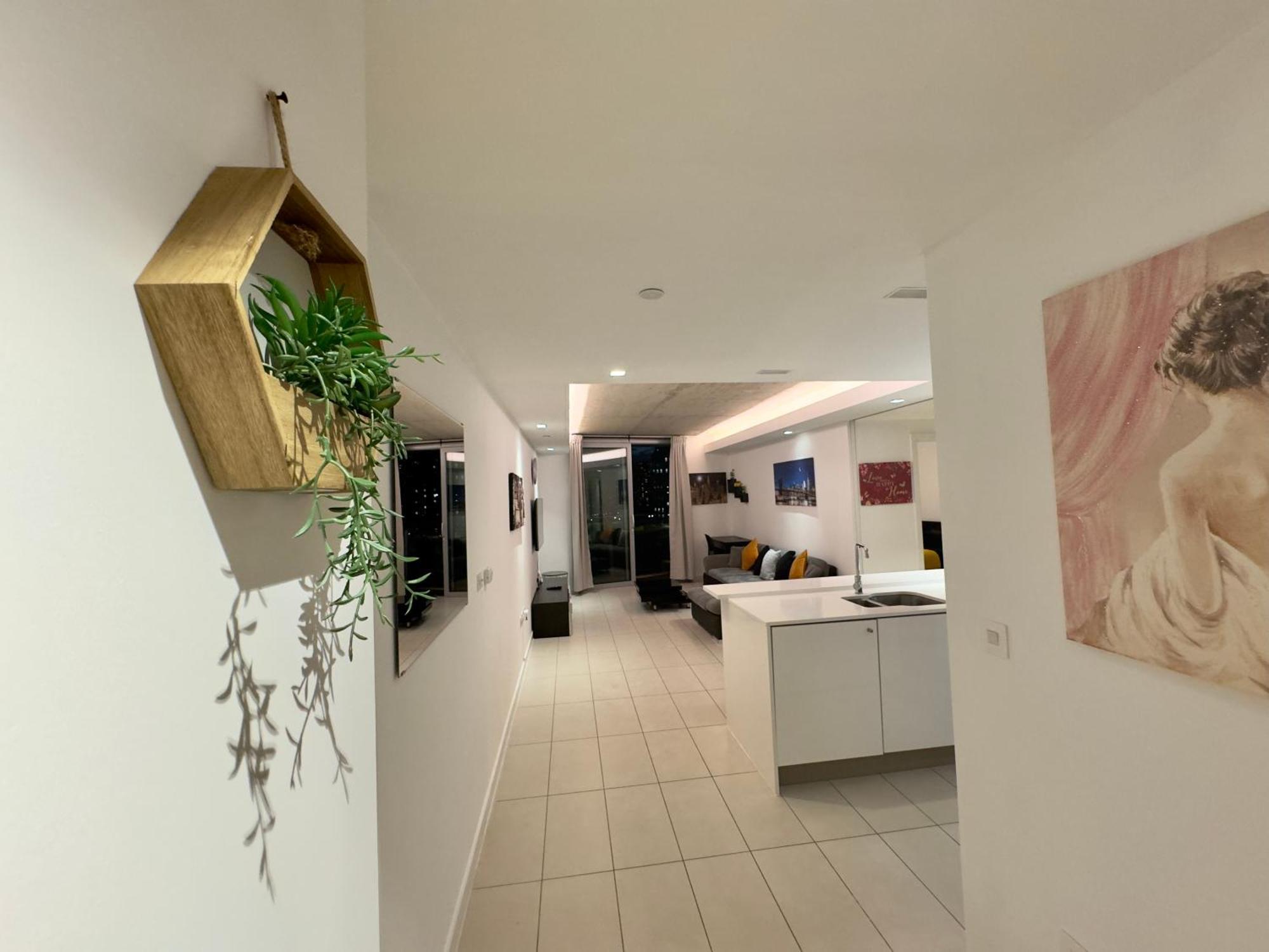 Apartamento Excel Cosy With Balcony & River View Close To O2 Arena, Cable Car, Hall *