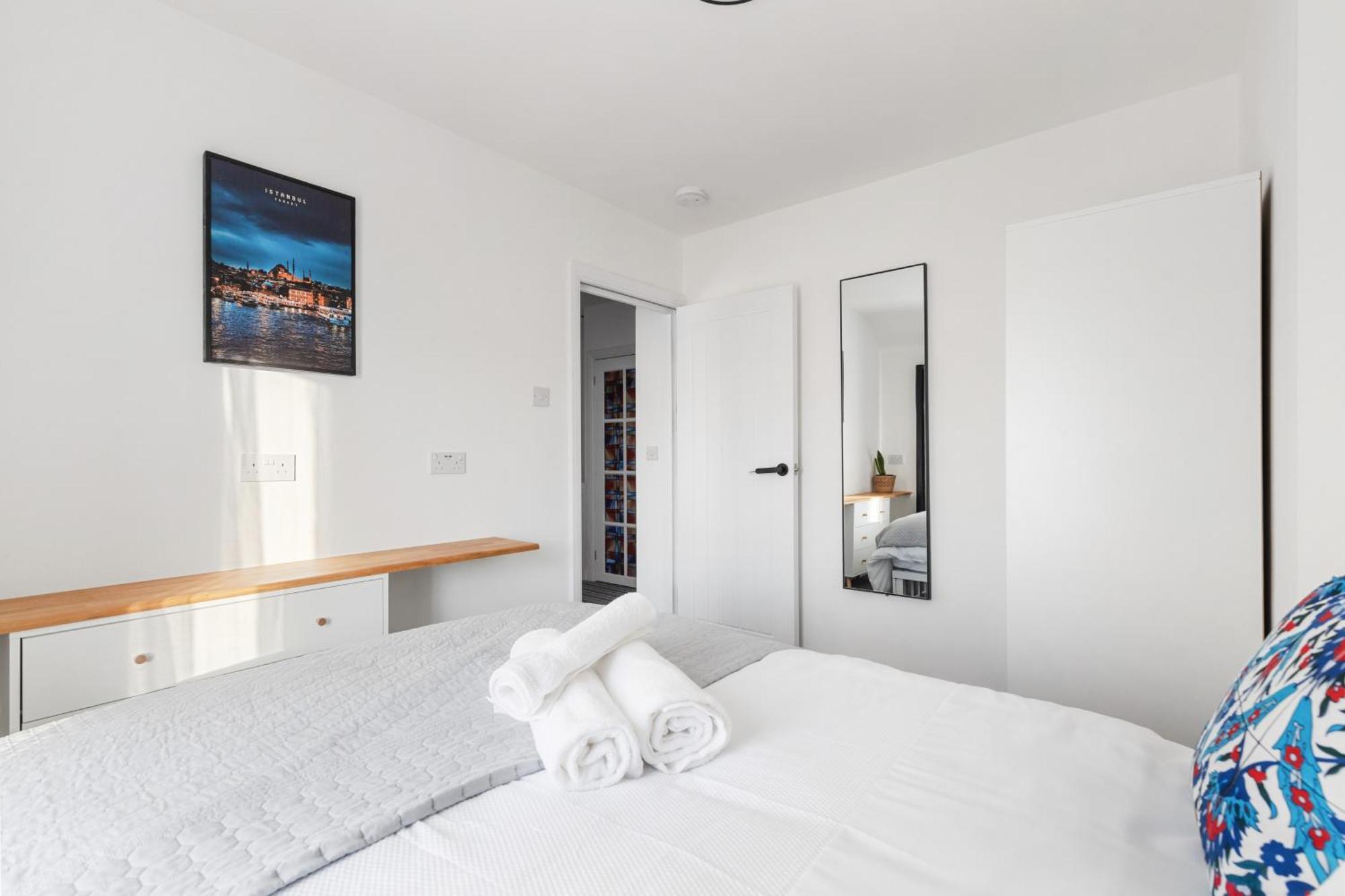 New Luxurious 4 Bedroom Apartment London