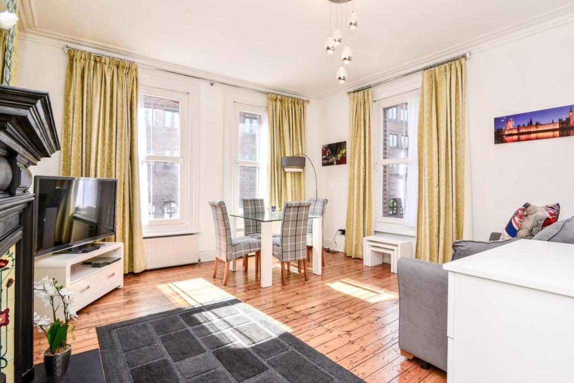 Apartment Gorgeous First Floor Near Station London