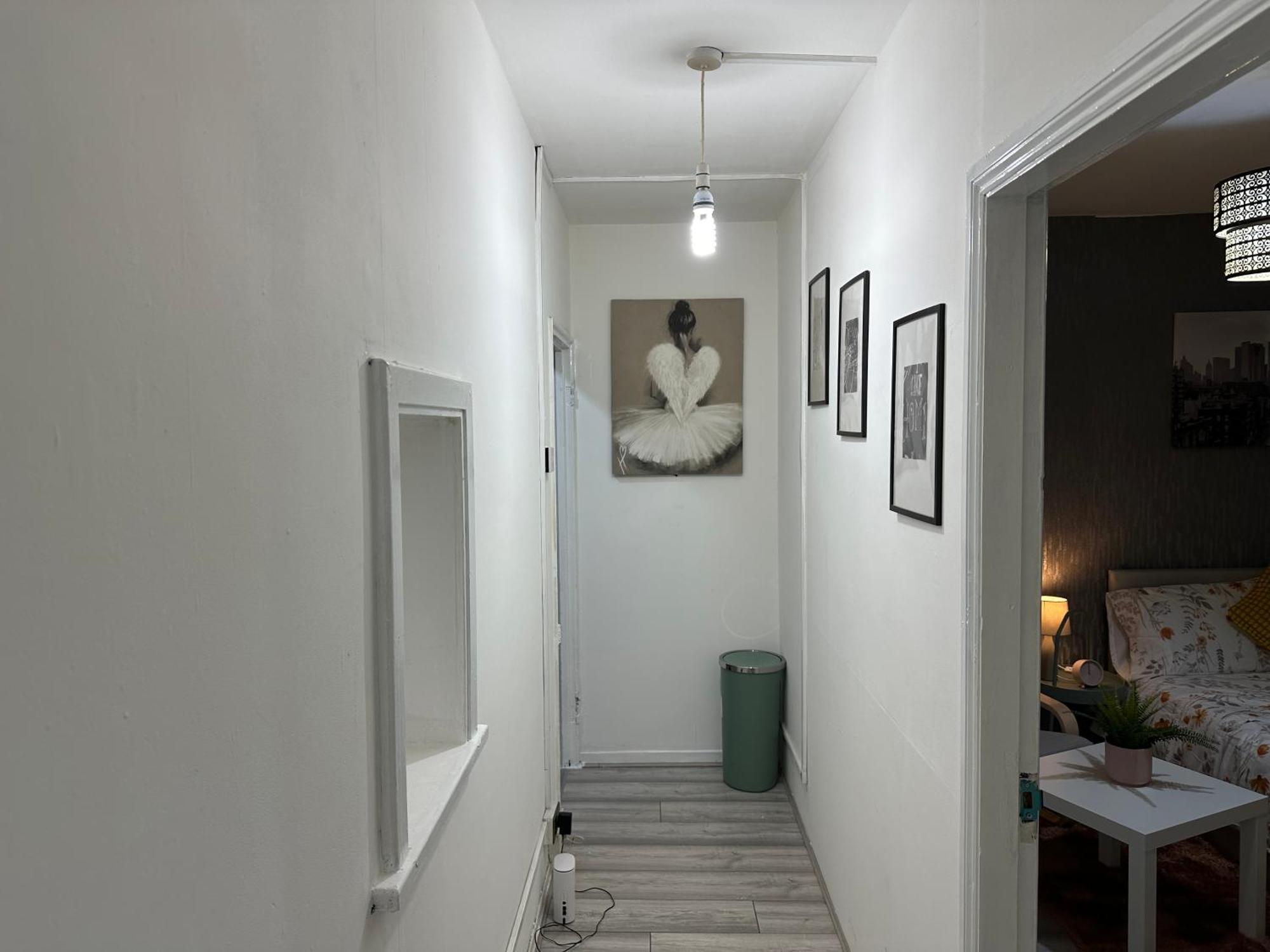 Apartment Flat In Aldgate East, London
