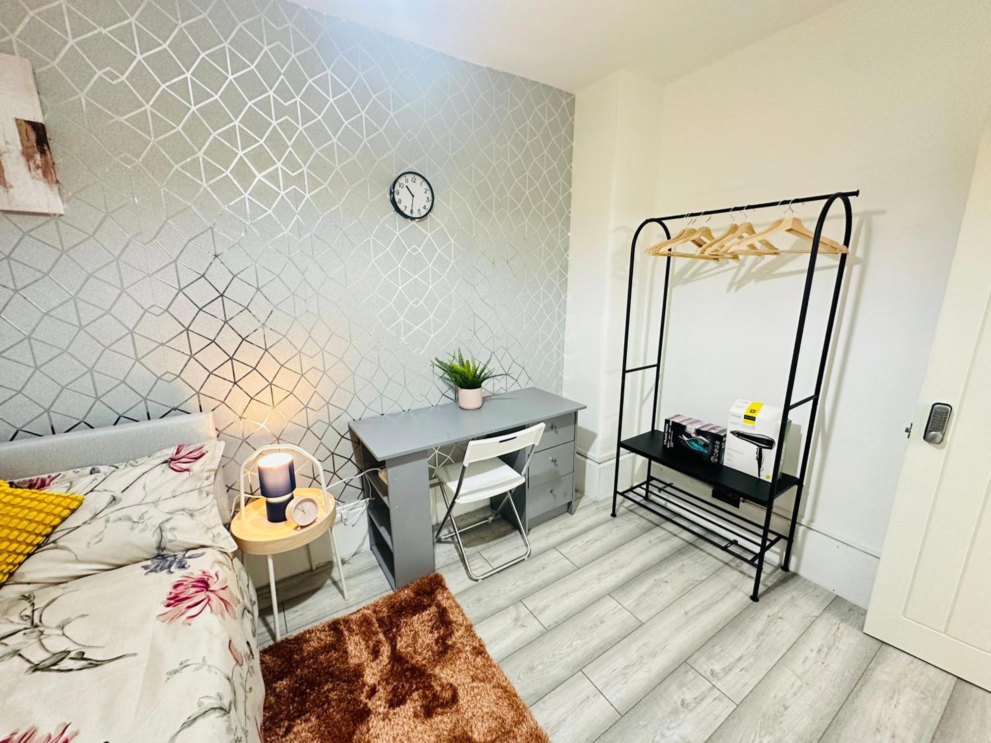 Flat In Aldgate East, * London
