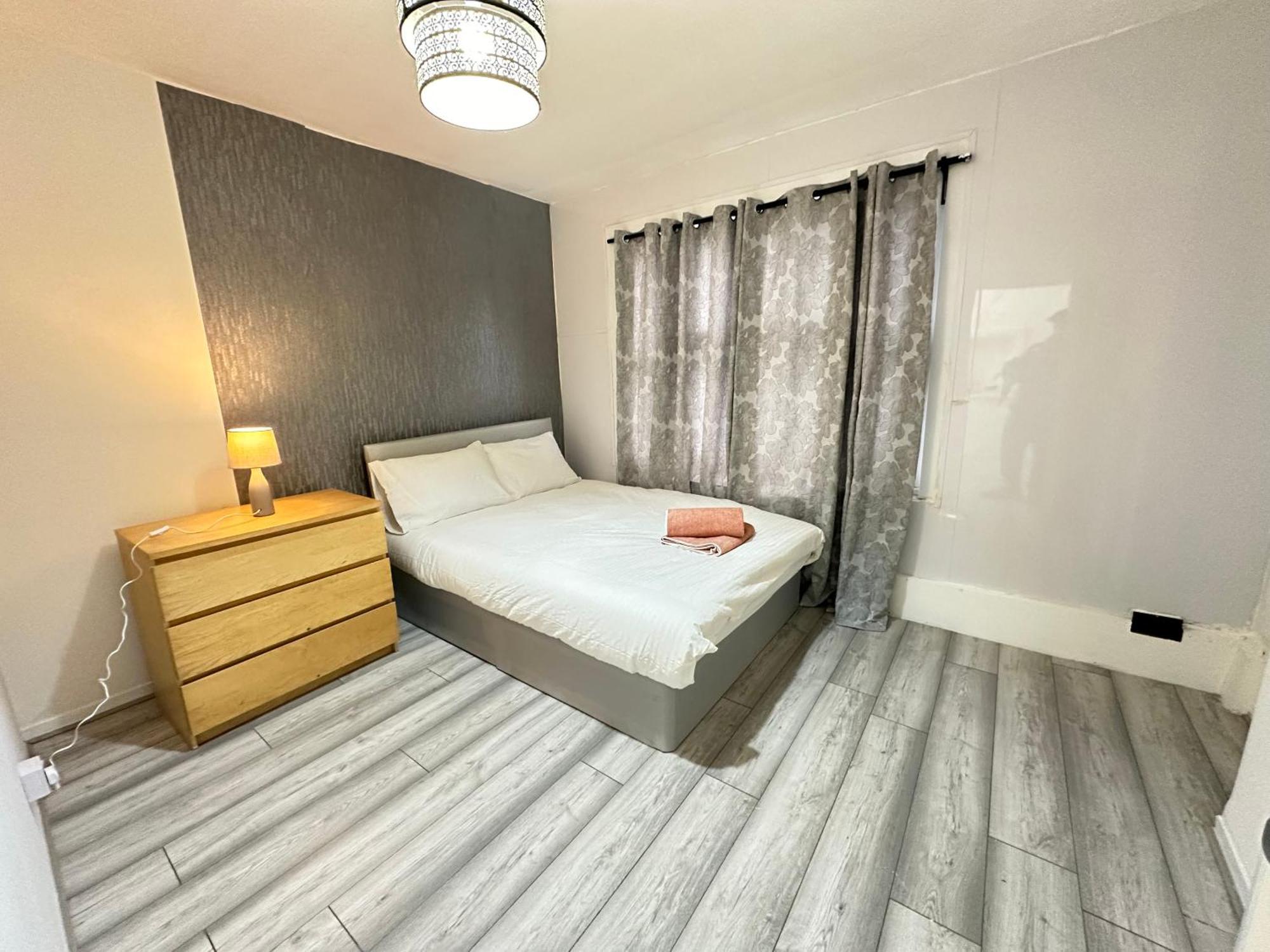 Flat In Aldgate East, Apartment London