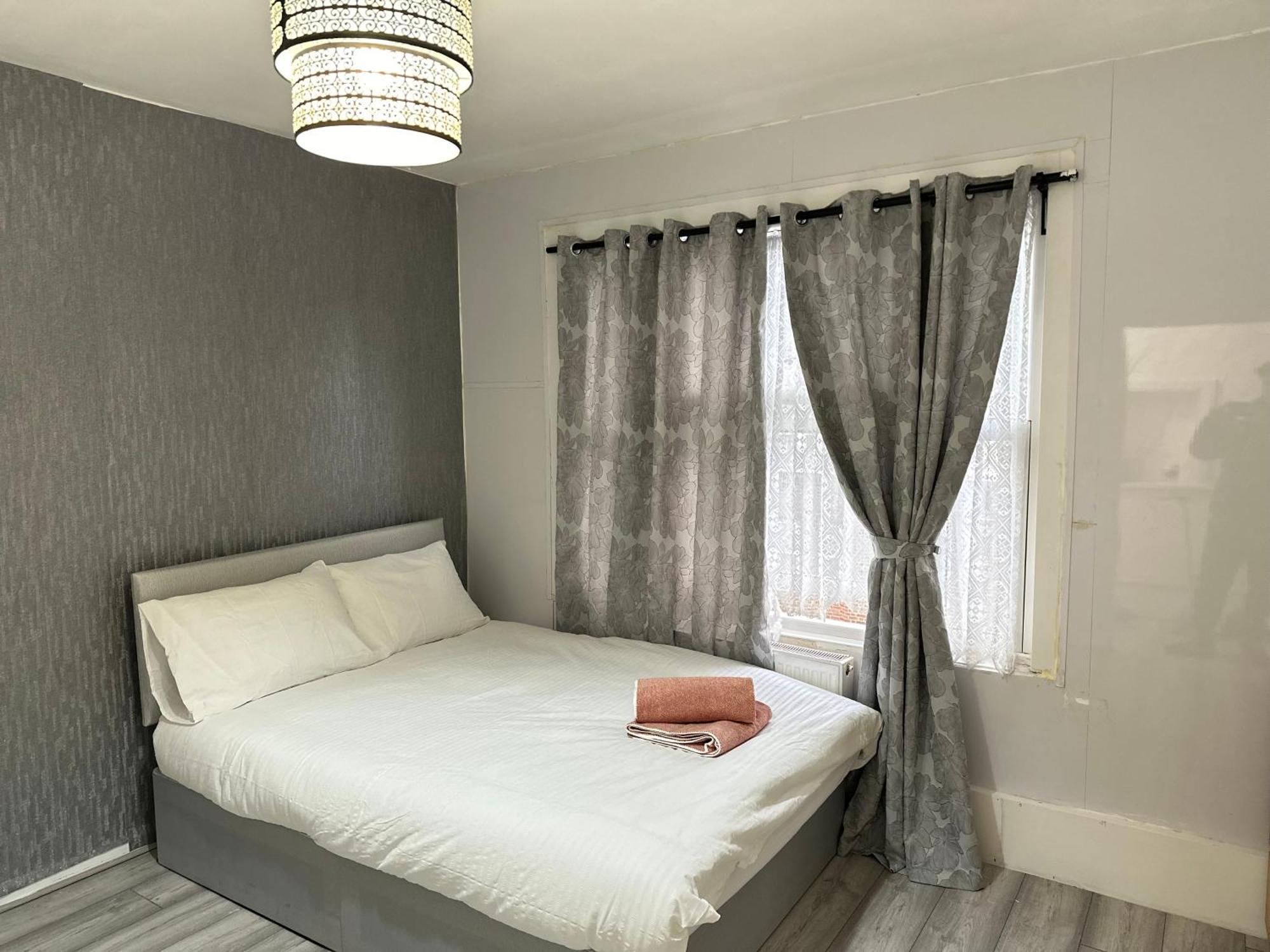 Flat In Aldgate East,