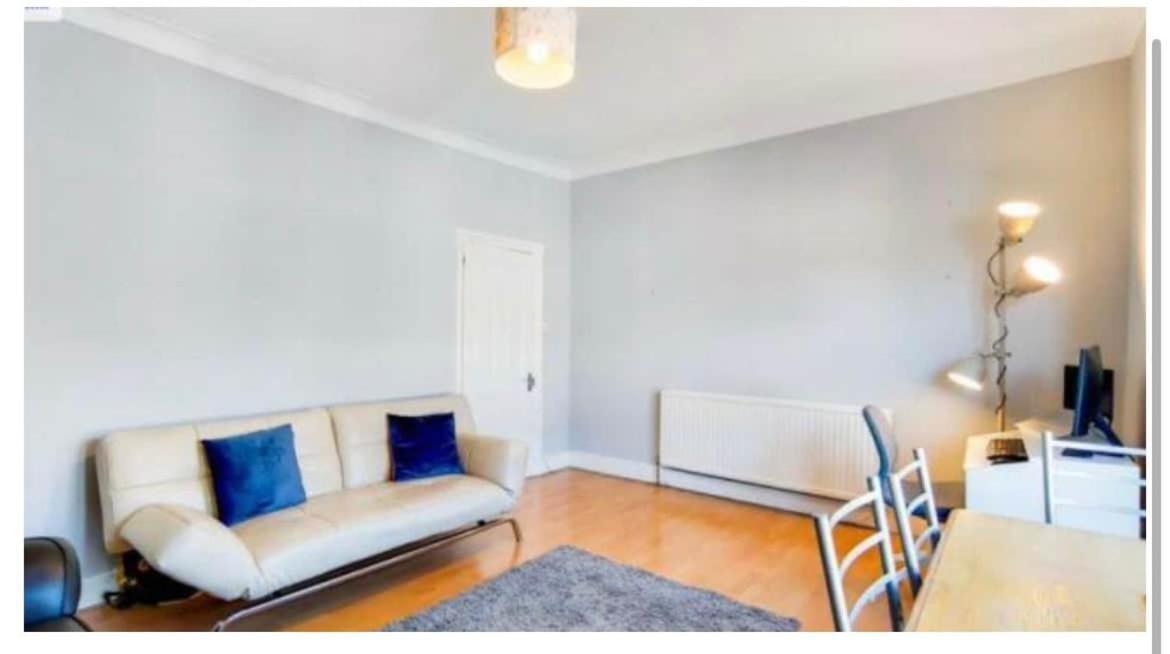Leilighet First Floor 1 Bed With Lounge And Kitchen *