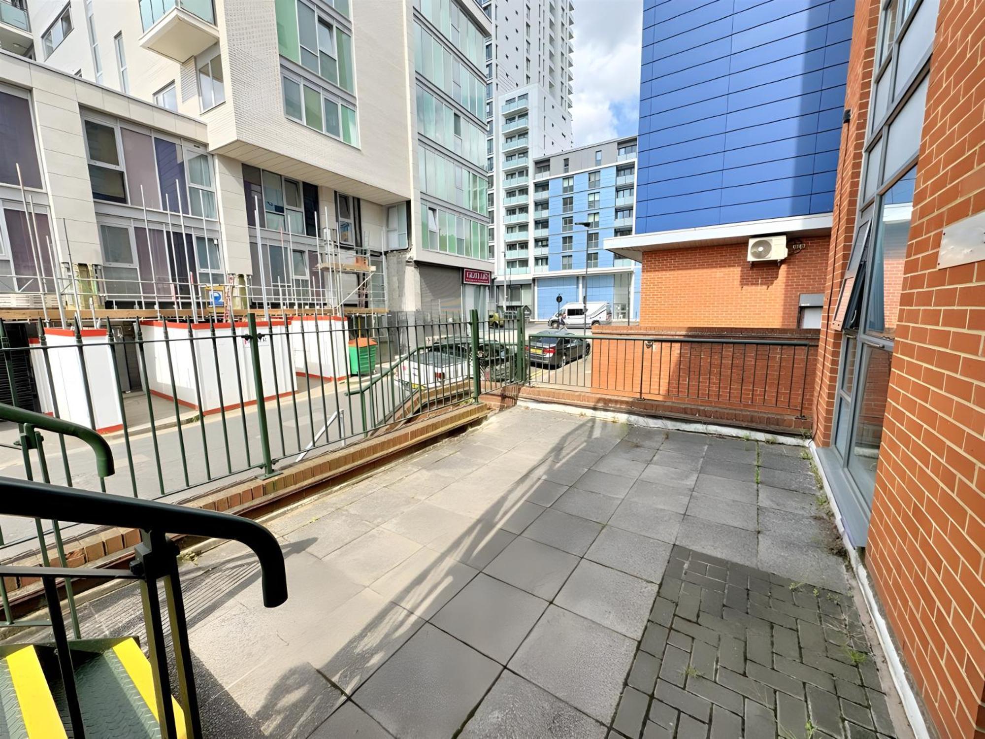 Executive 2 Bed Flat Near Stratford Station - Ideal For Corporate Stays Apartment
