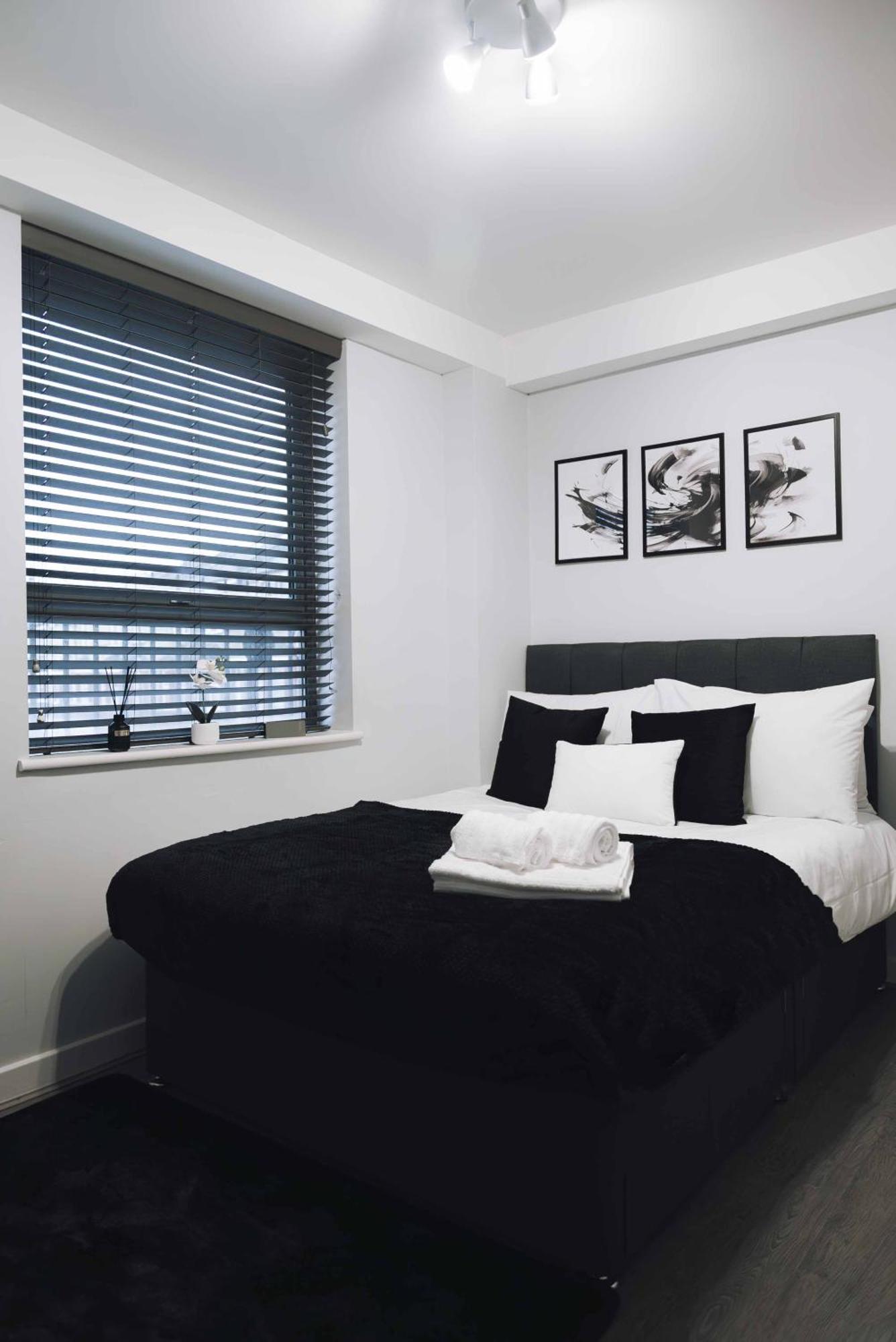 Executive 2 Bed Flat Near Stratford Station - Ideal For Corporate Stays *