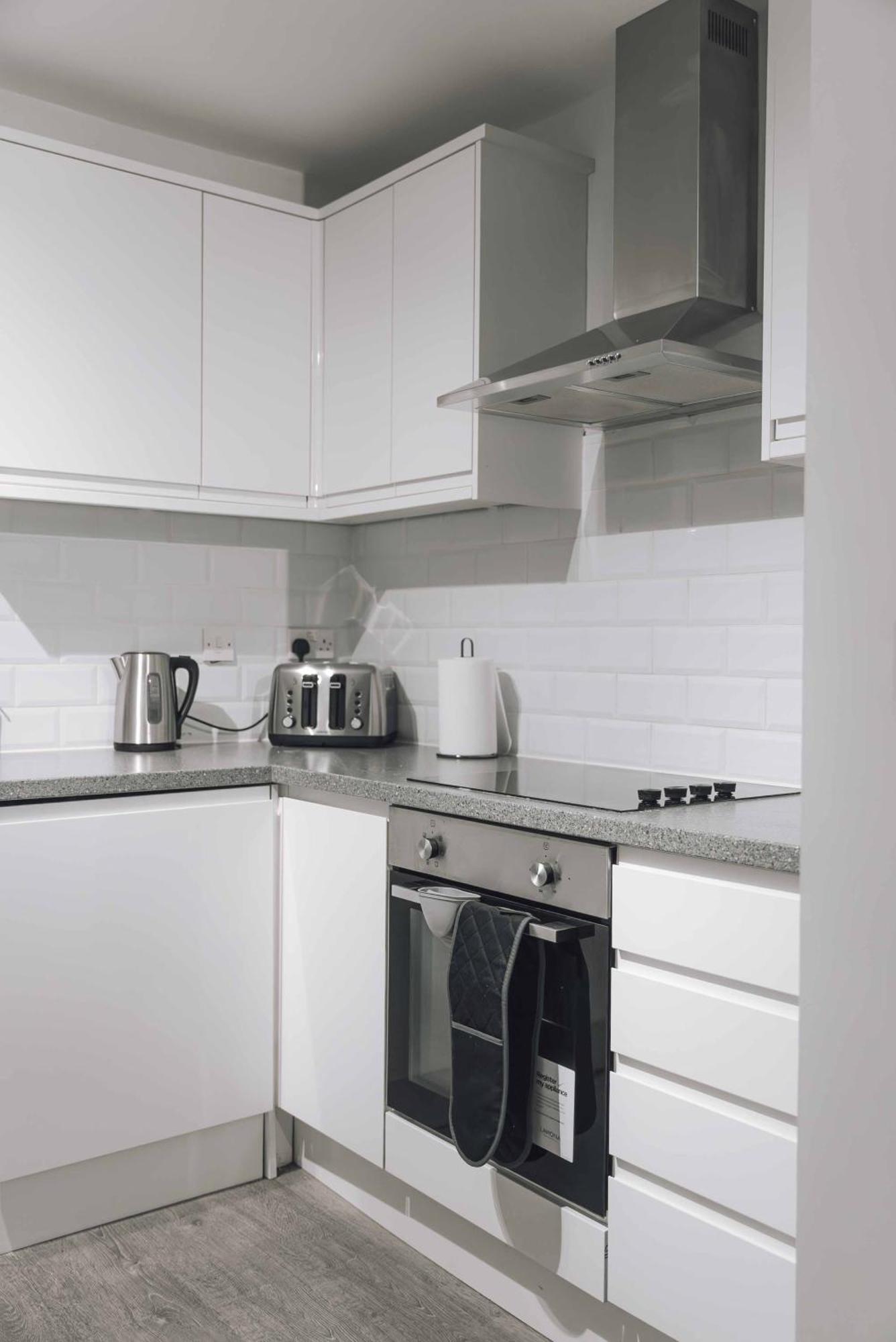 Executive 2 Bed Flat Near Stratford Station - Ideal For Corporate Stays