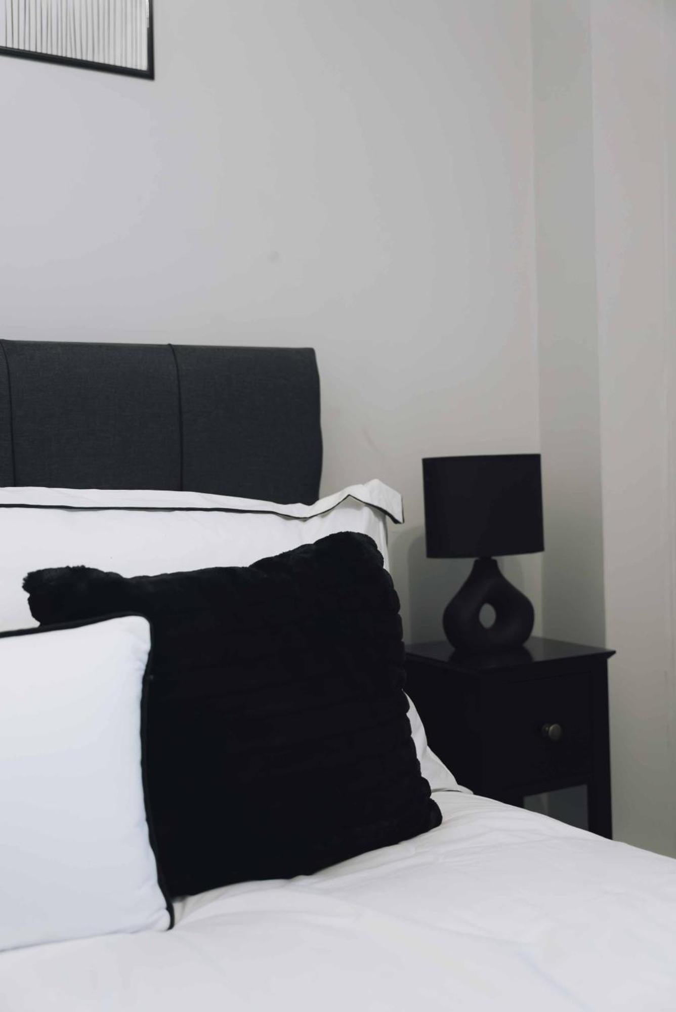 Executive 2 Bed Flat Near Stratford Station - Ideal For Corporate Stays Apartment