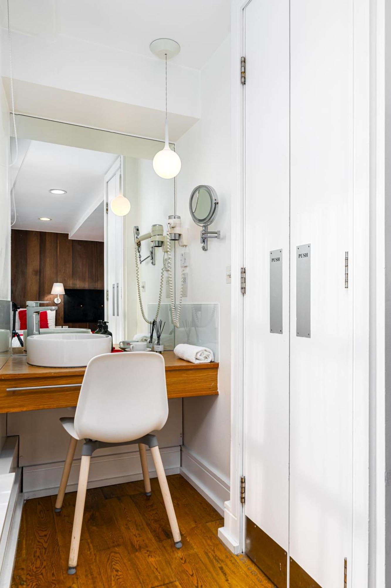 The Whitechapel Hotel Londen