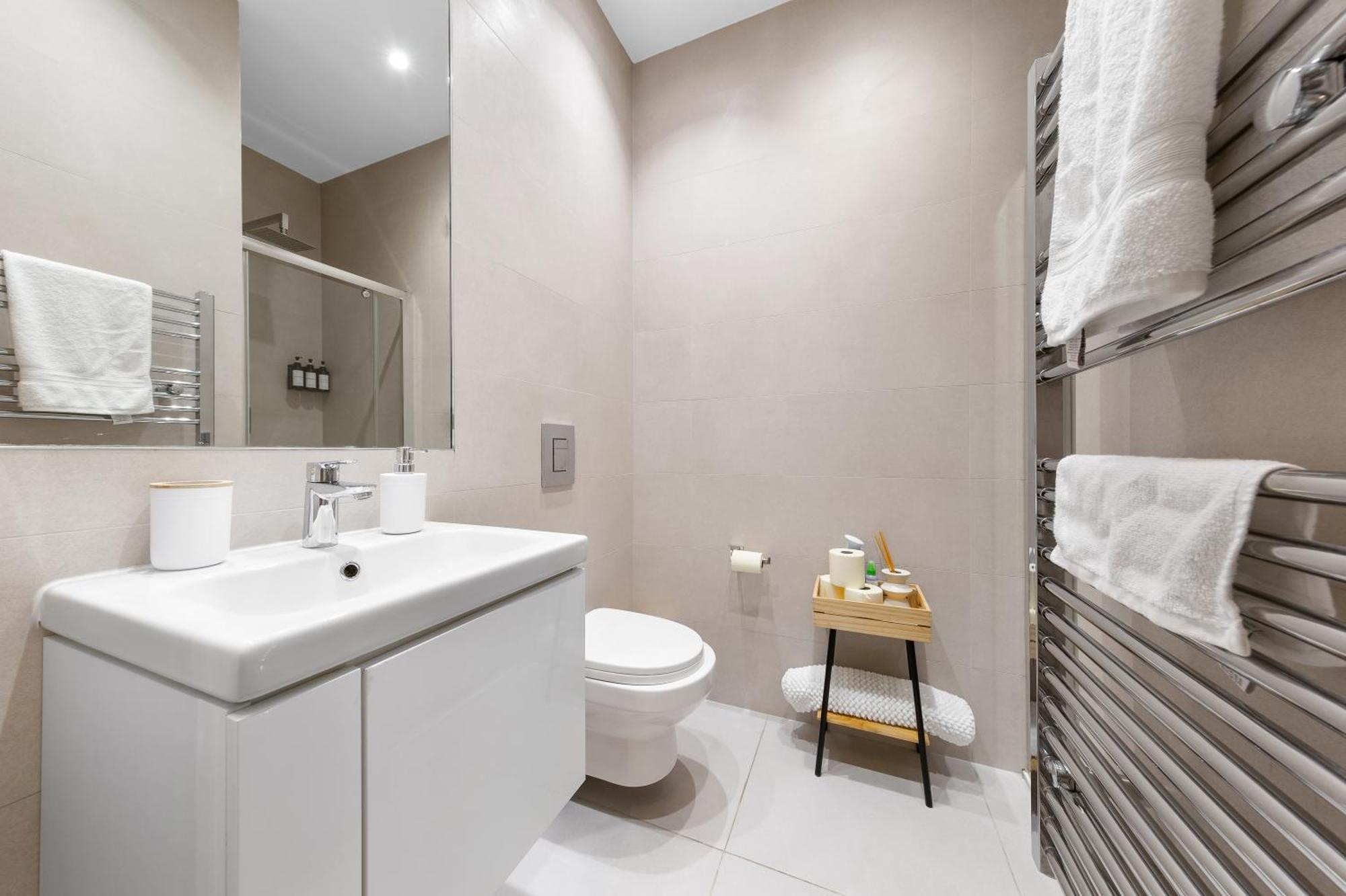 Apartment Modern Luxury Next To Aldgate East Station And Tower Of *