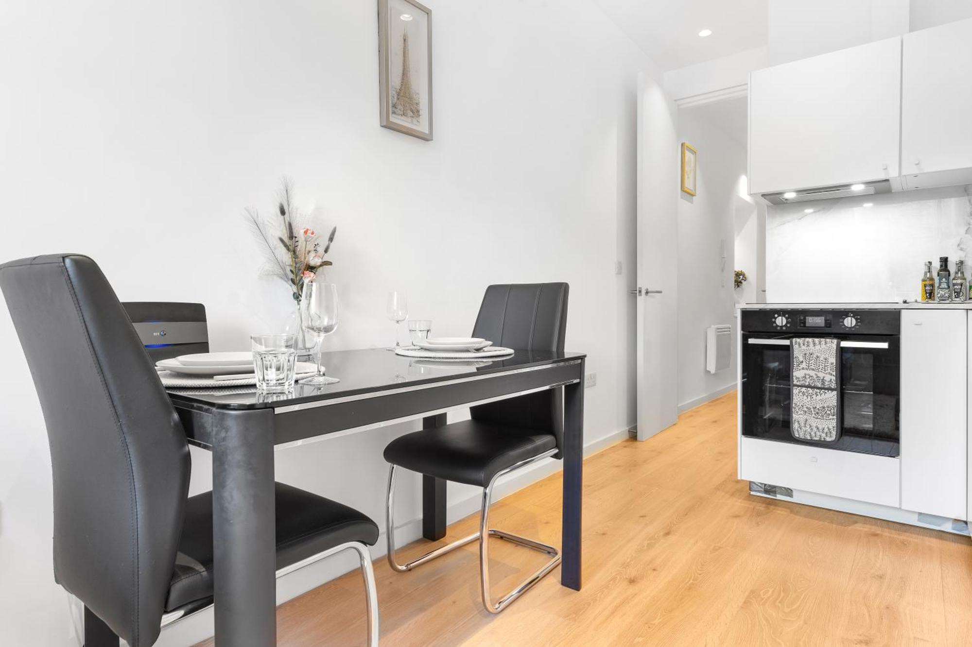 Apartment Modern Luxury Next To Aldgate East Station And Tower Of *
