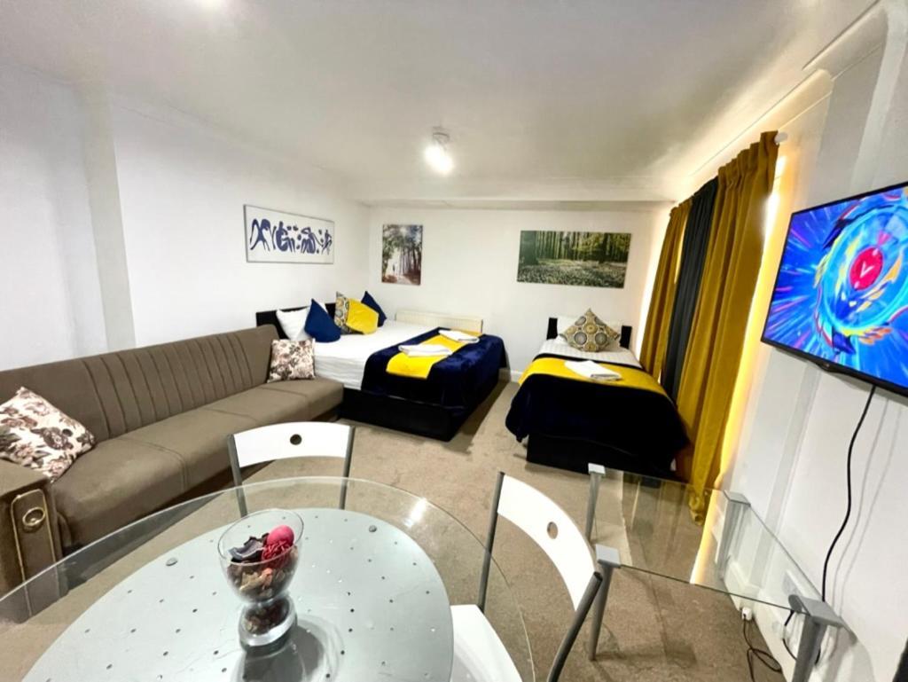 2 Bedrooms Modern Apartment, Full Kitchen, 5 Minutes Tube Station Apartamento Londres