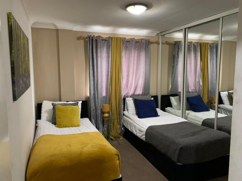 Apartamento 2 Bedrooms Modern Apartment, Full Kitchen, 5 Minutes Tube Station Londres