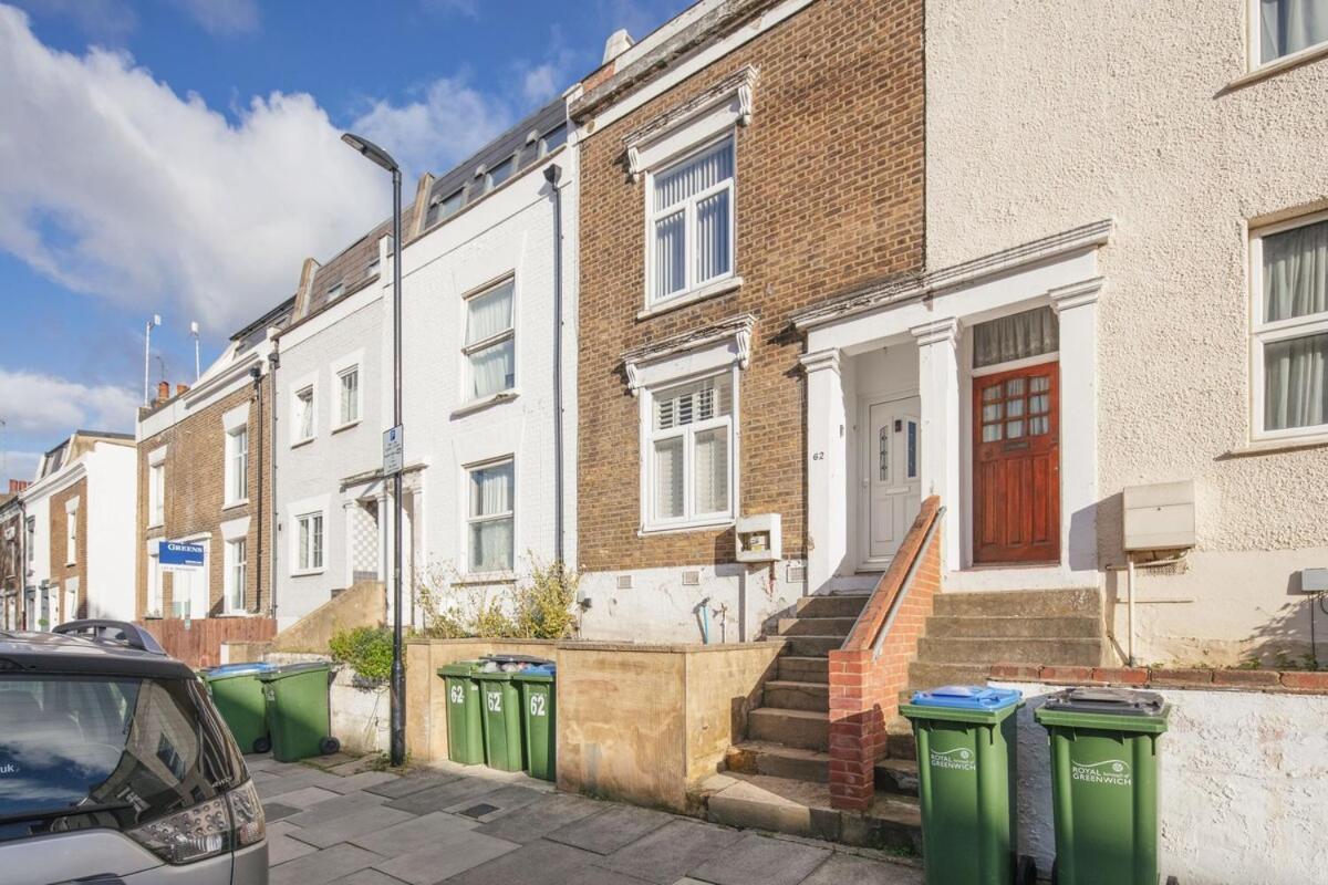 Spacious 3 Bedroom With Ps5 And Pool Table Near O2 Arena Canary Wharf And Elizabeth Line To Apartment *