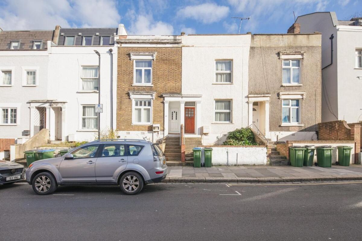 Spacious 3 Bedroom With Ps5 And Pool Table Near O2 Arena Canary Wharf And Elizabeth Line To Apartment