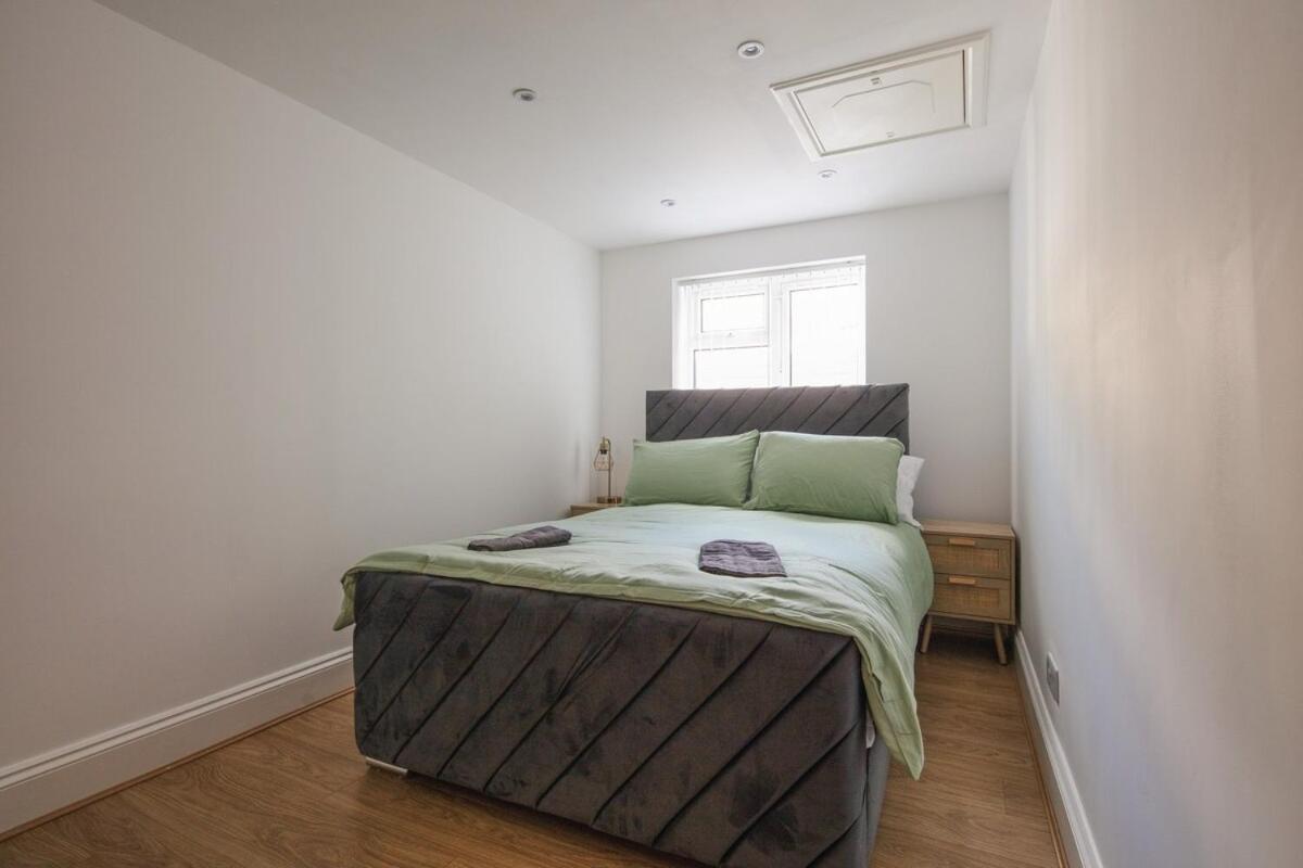 Apartment Spacious 3 Bedroom With Ps5 And Pool Table Near O2 Arena Canary Wharf And Elizabeth Line To *