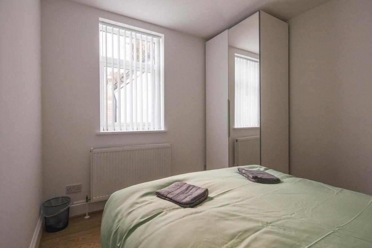Spacious 3 Bedroom With Ps5 And Pool Table Near O2 Arena Canary Wharf And Elizabeth Line To *