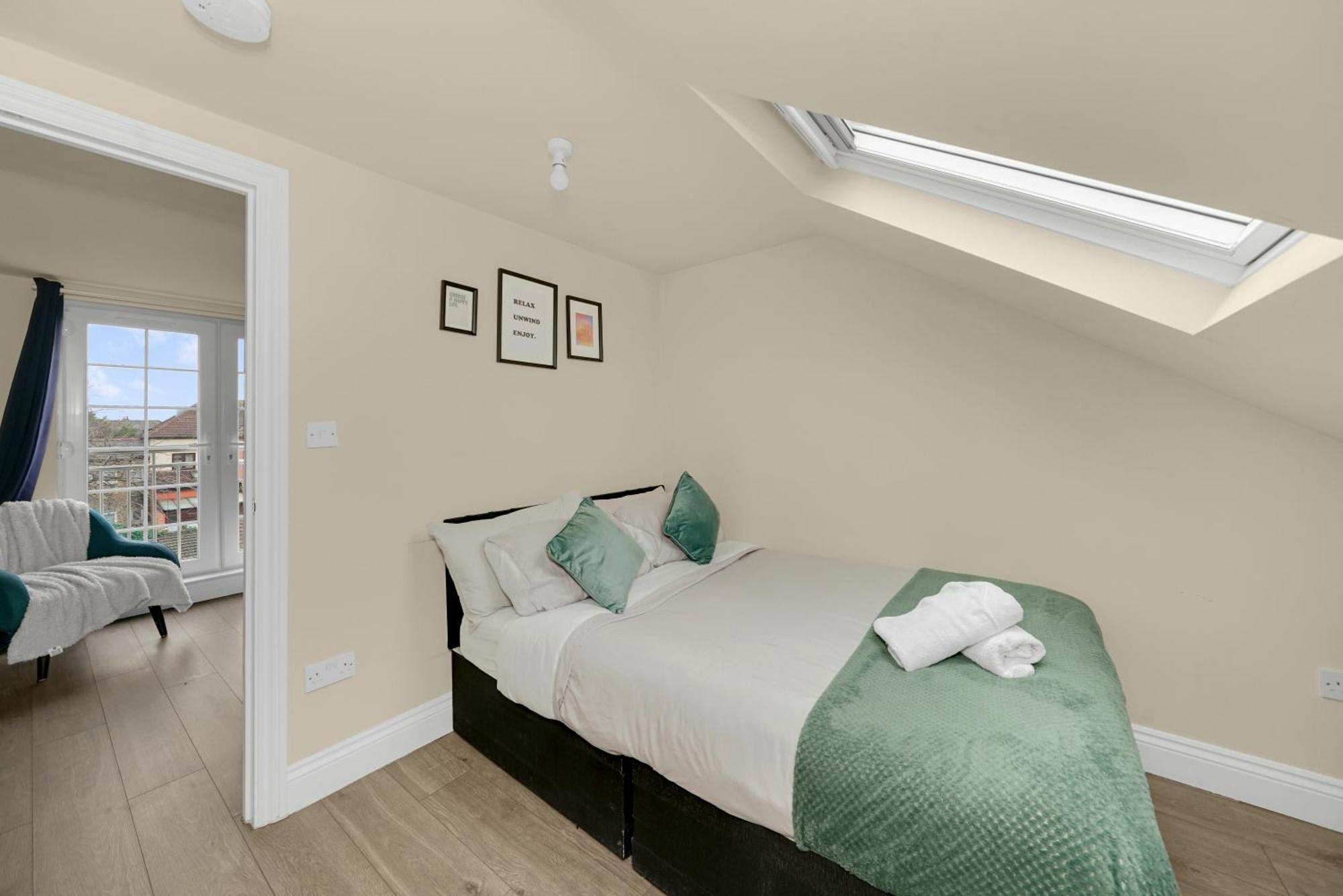 Apartment Cosy On Elizabeth Line - Free Parking