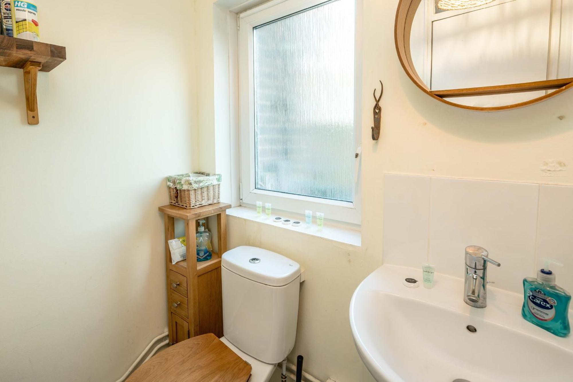 Luxury 5 Star Retreat, London Bridge Apt, With Free Parking-Mobilerate Offers-Genius Bdc Offers-Wifi-Games-Netflix-Citycenter- Sleeps7! * London