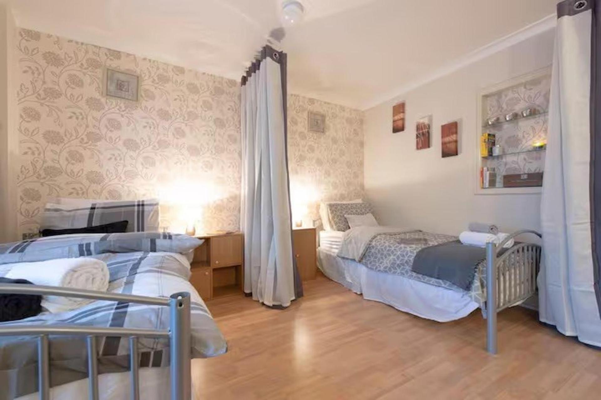 Сasa de vacaciones 3br-sleeps9-parking-familyfriendly-nearexcel Londres