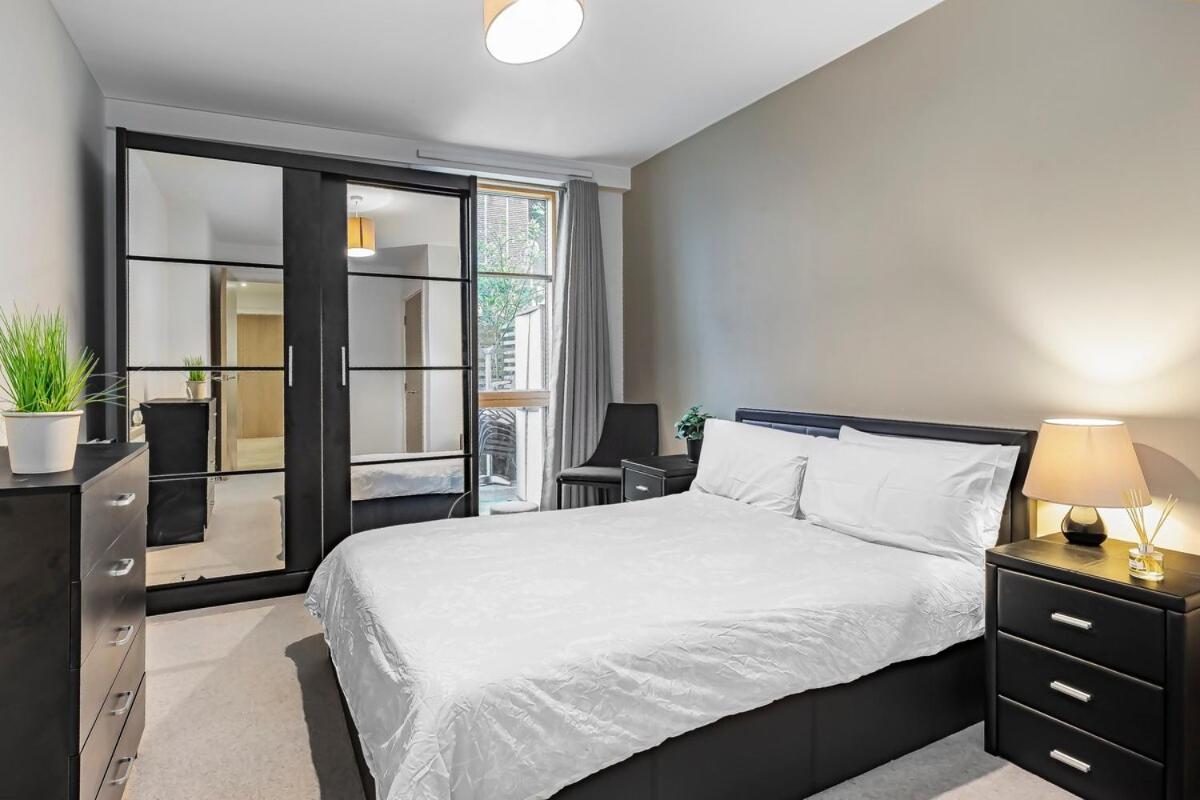 Cozy 2 Bedrooms, Devons Rd Dlr London