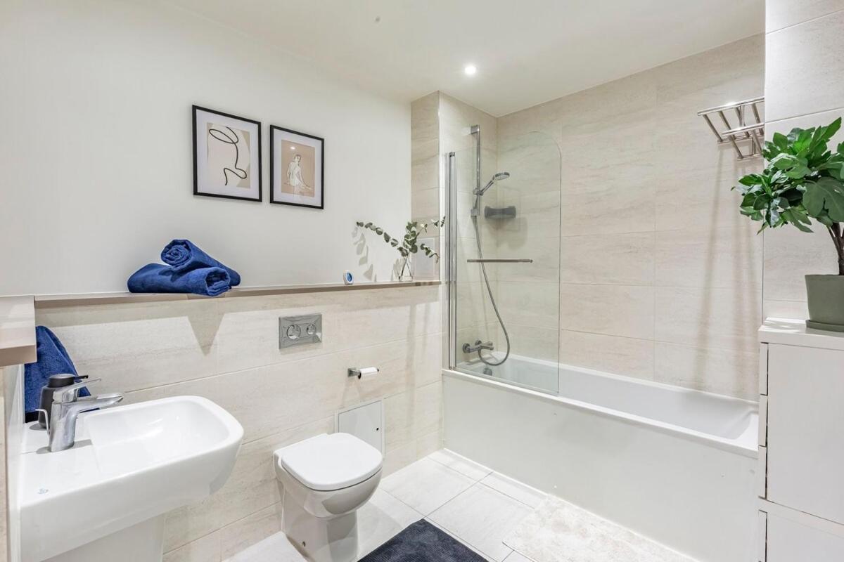 Cozy 2 Bedrooms, Devons Rd Dlr Apartment