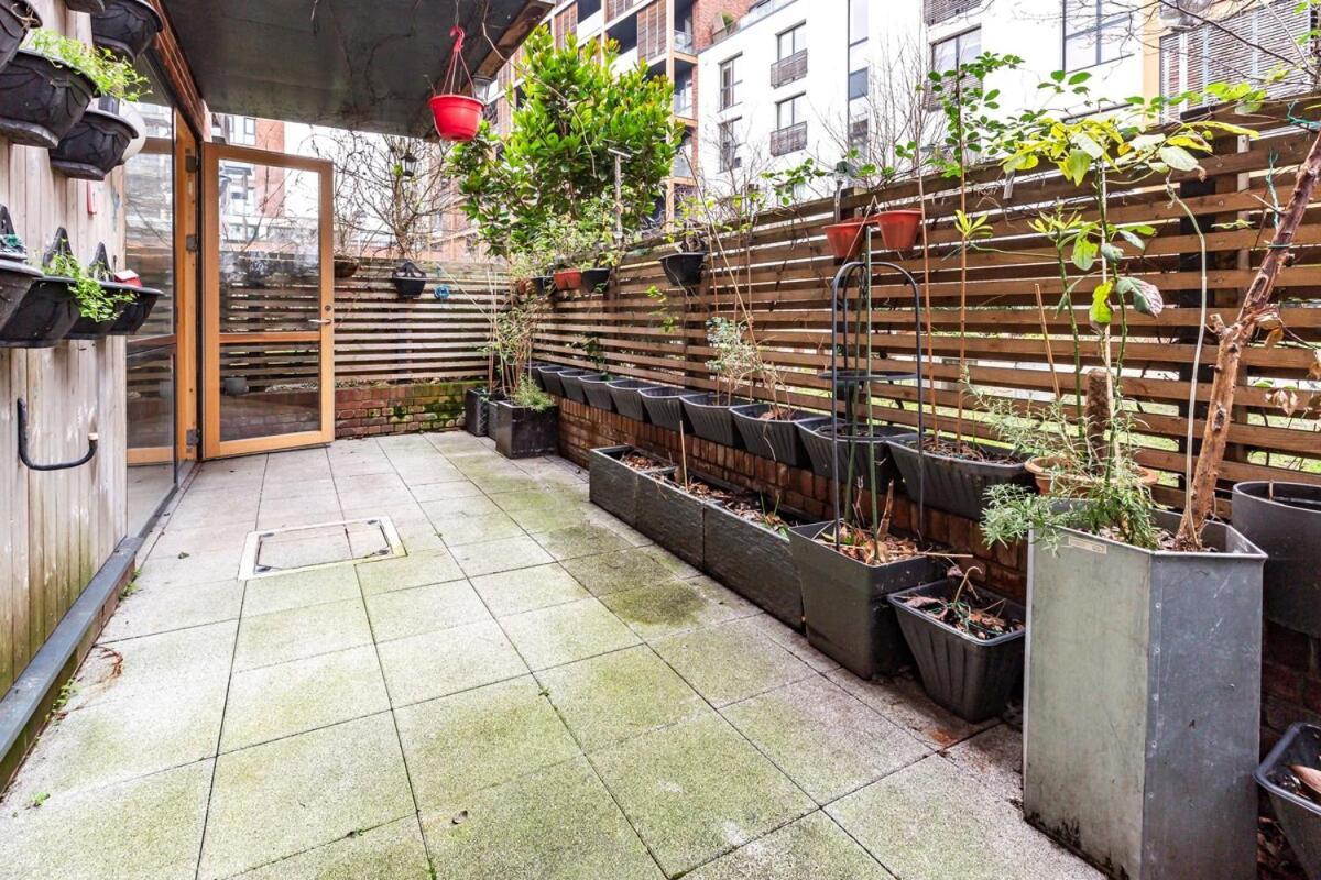 Cozy 2 Bedrooms, Devons Rd Dlr Apartment London