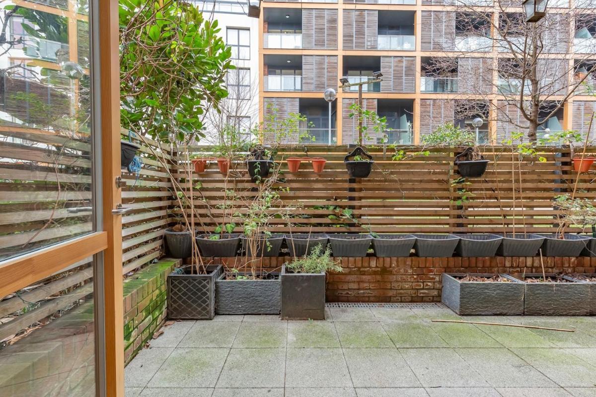 Apartment Cozy 2 Bedrooms, Devons Rd Dlr *