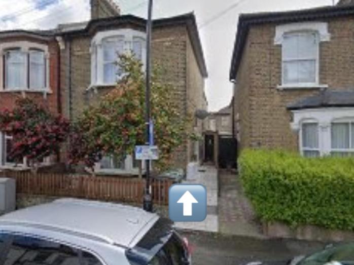 First Floor 1 Bed With Lounge And Kitchen Leilighet London