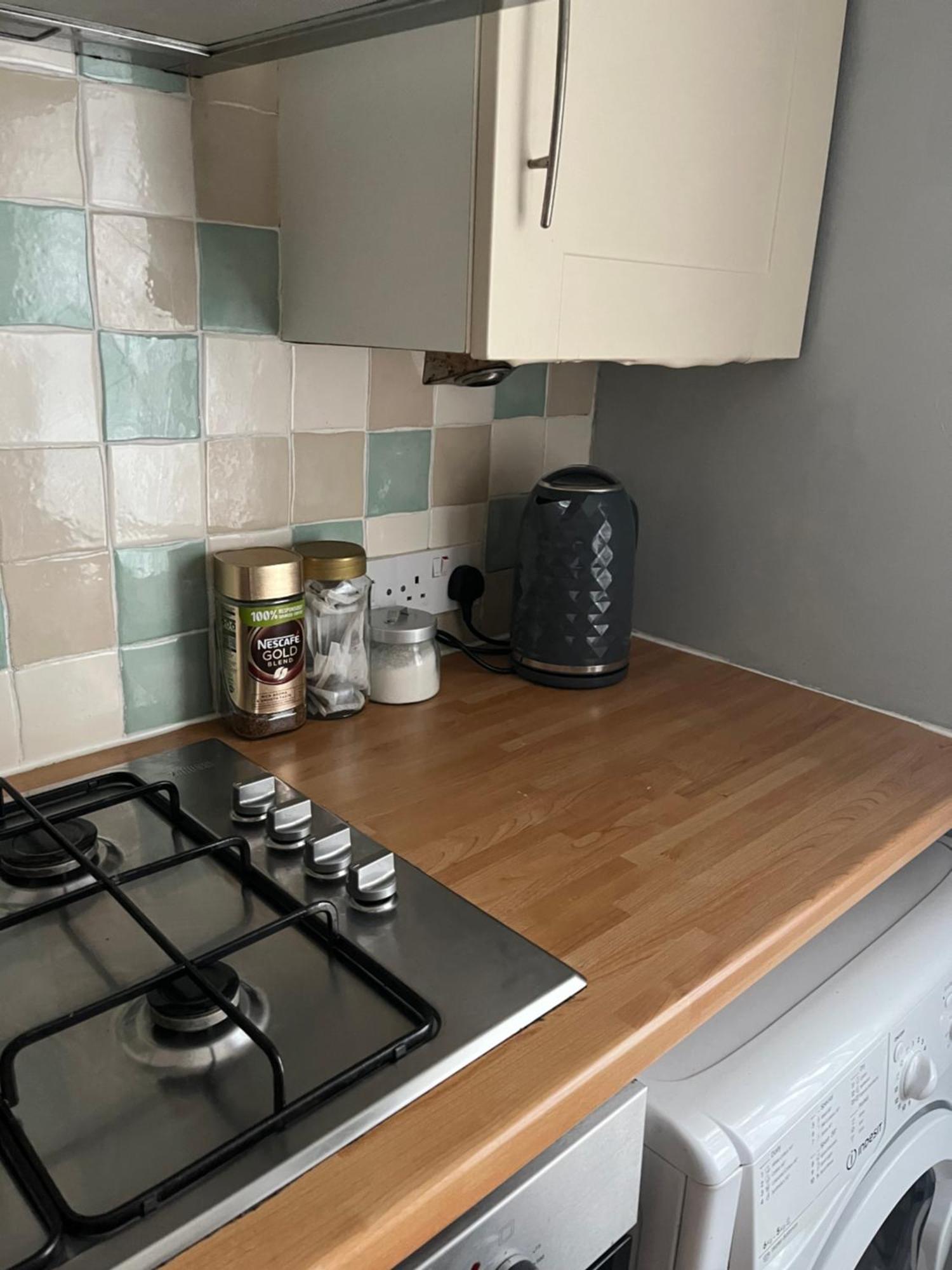 First Floor 1 Bed With Lounge And Kitchen Leilighet