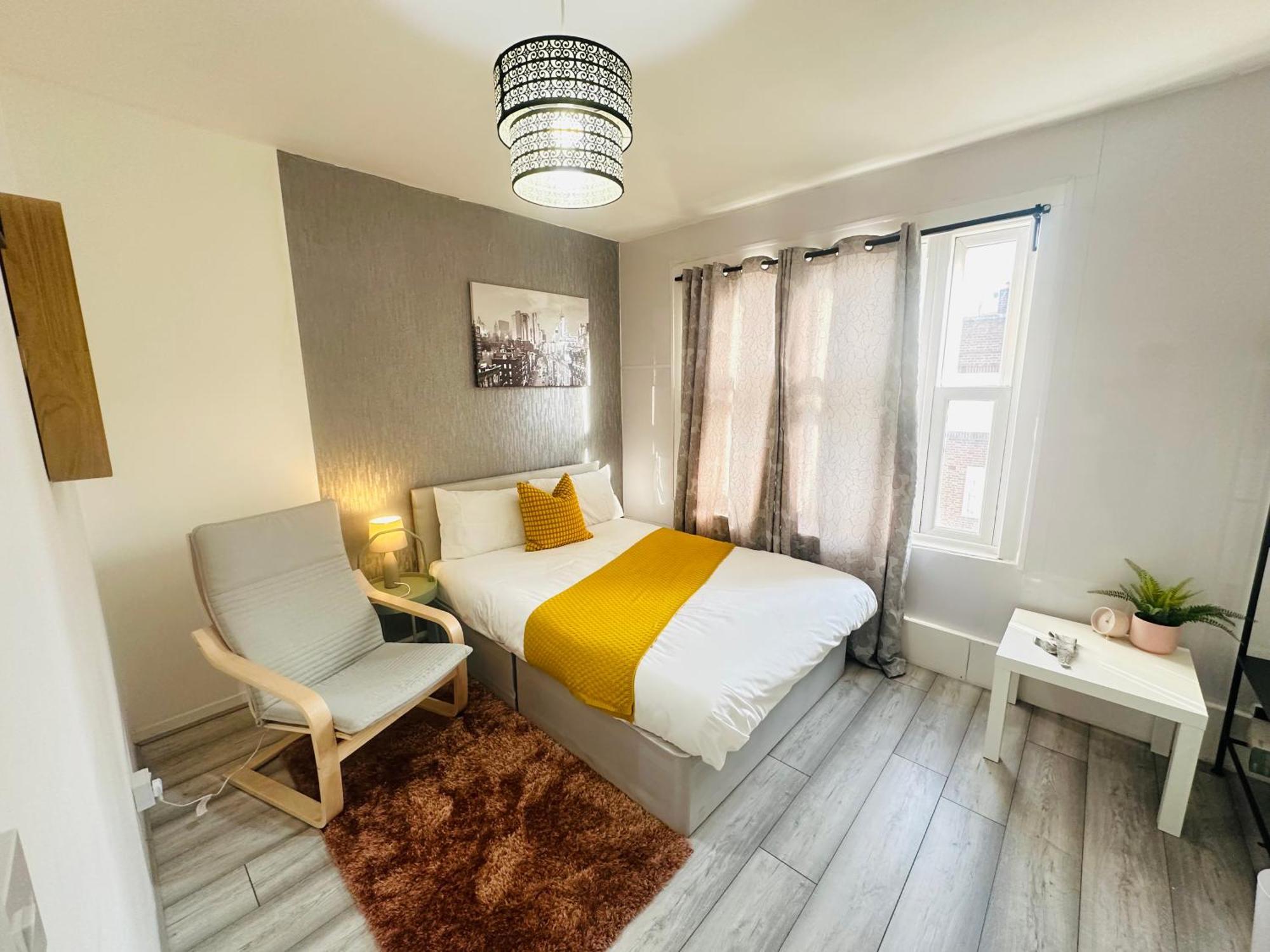 Flat In Aldgate East,
